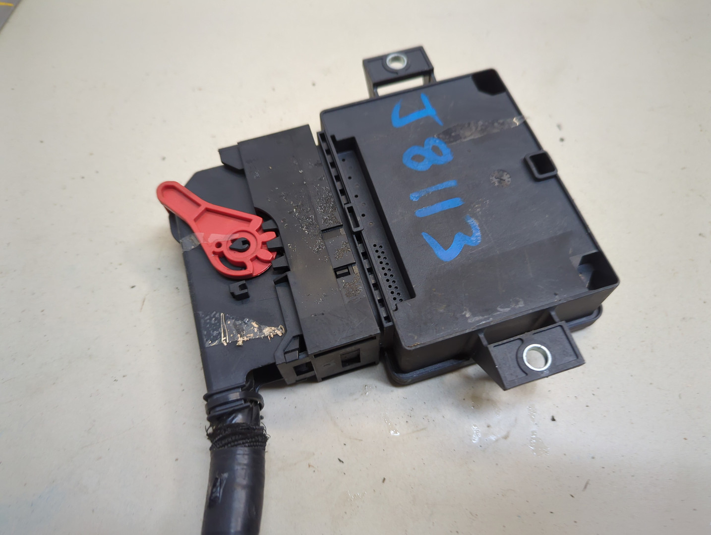 Блок управления парковочным тормозом