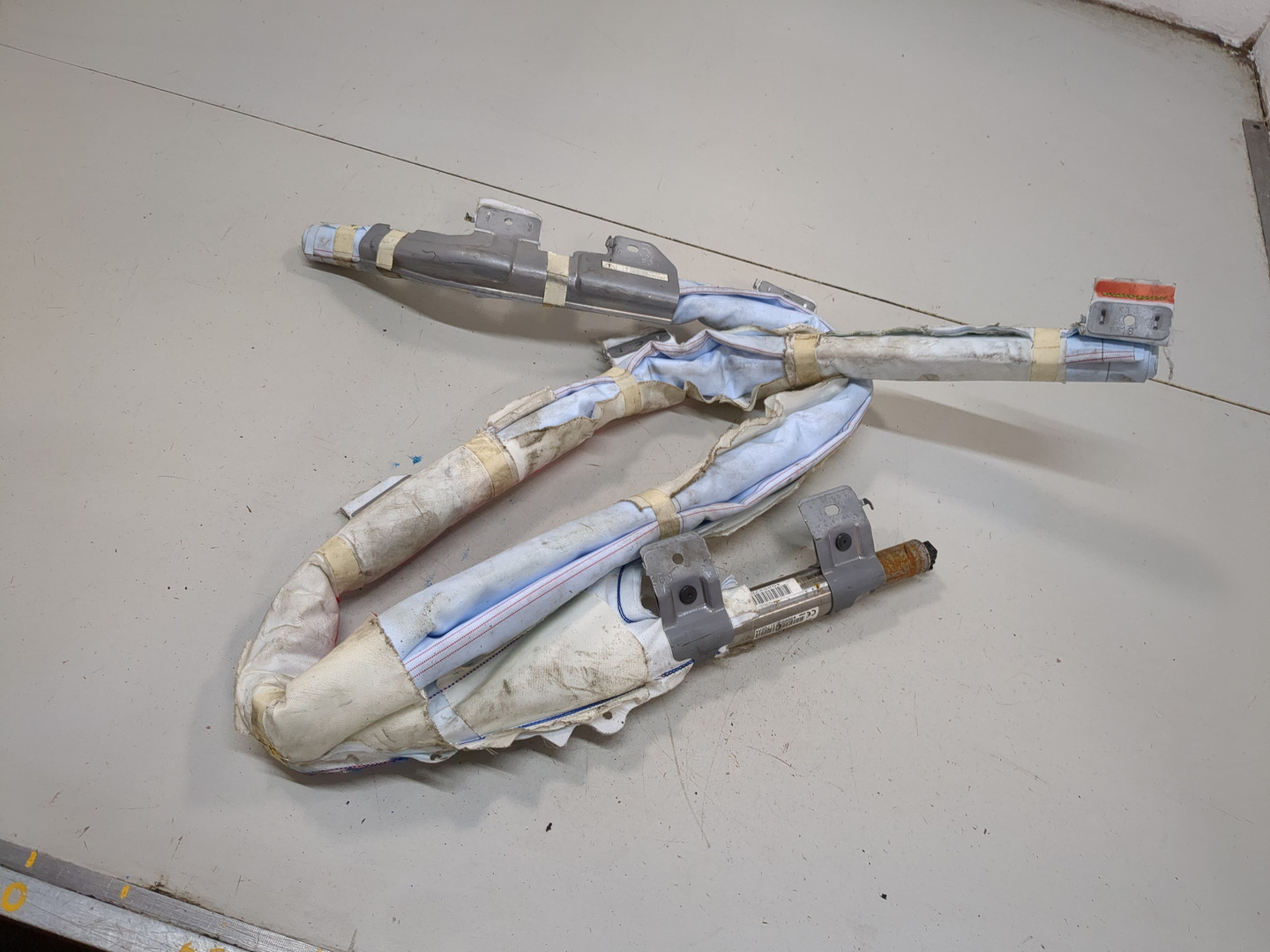 Подушка безопасности боковая (шторка)