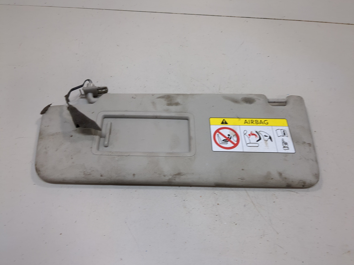 Козырек солнцезащитный