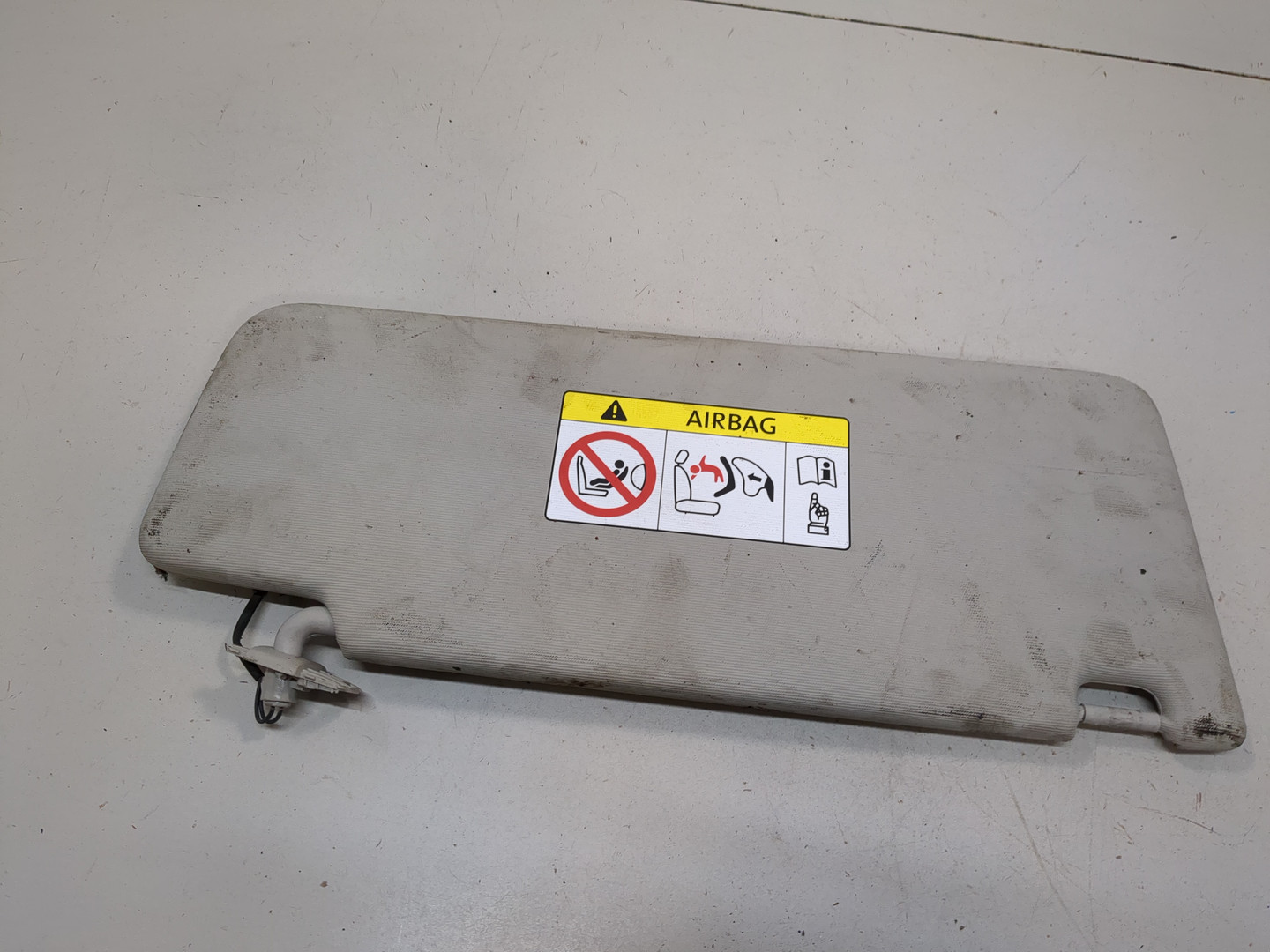 Козырек солнцезащитный