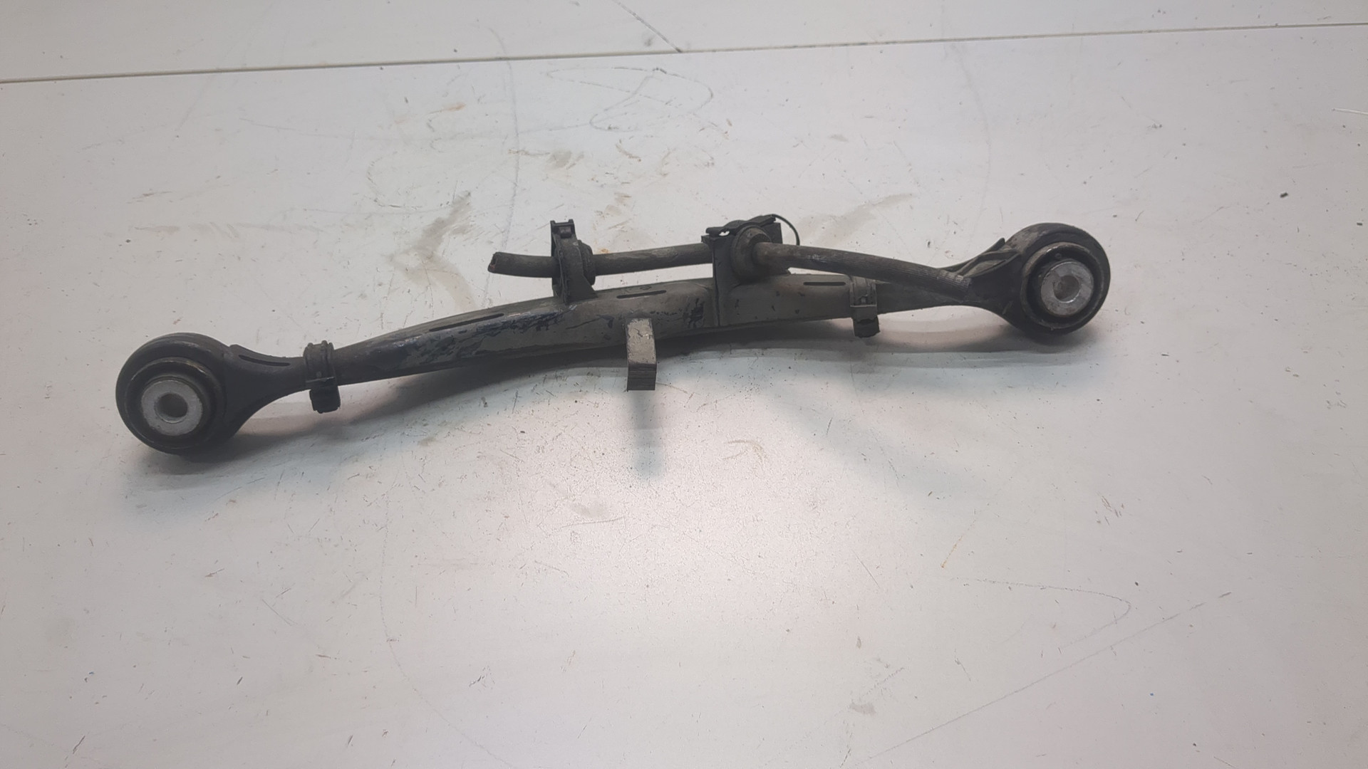 Рычаг задний правый