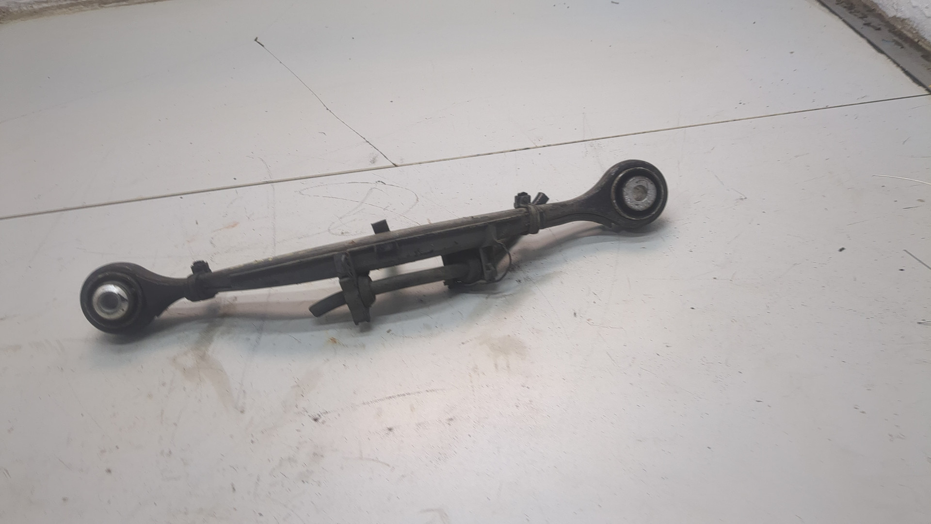 Рычаг задний правый