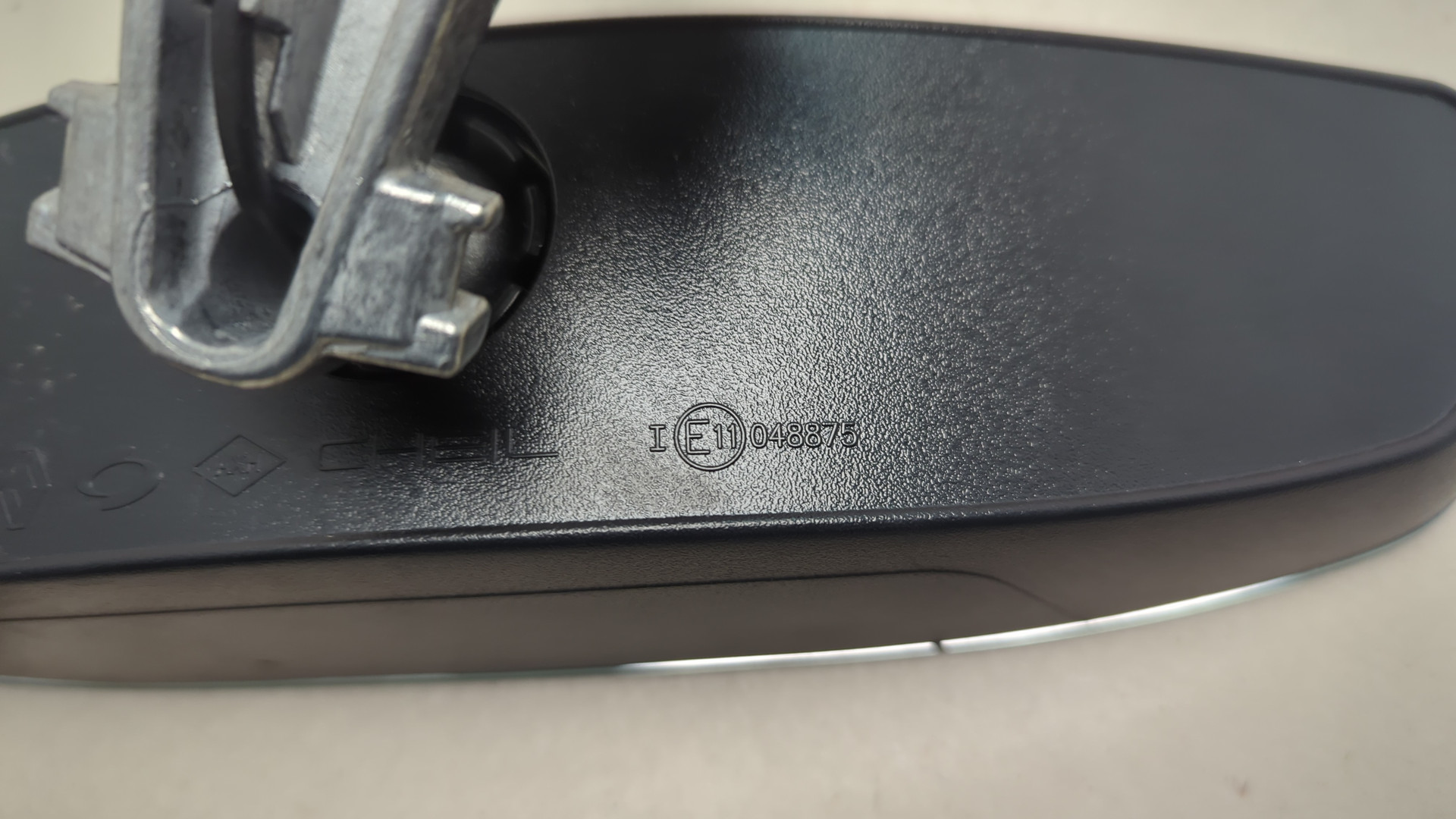 Зеркало заднего вида