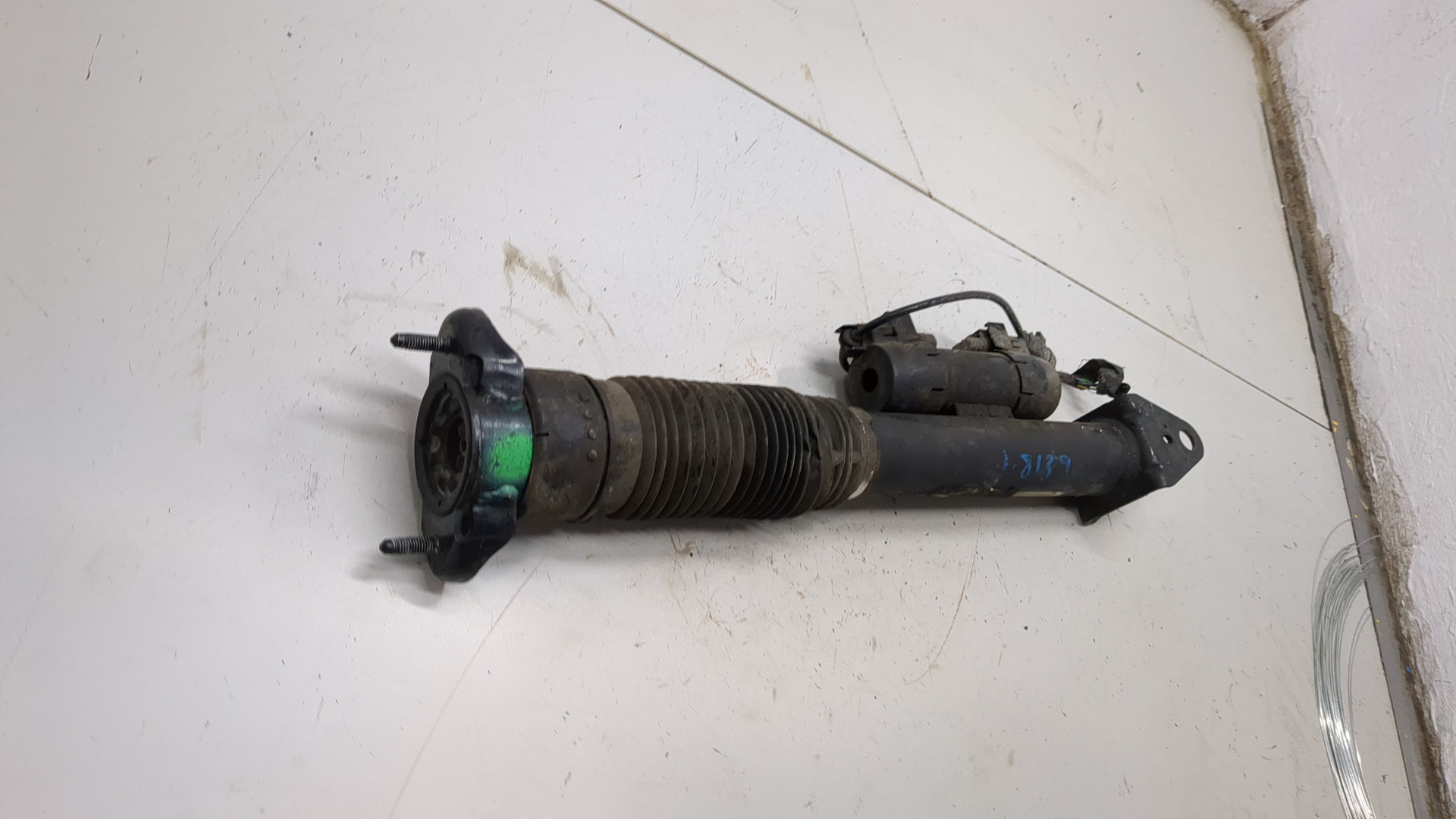 Амортизатор задний (стойка)