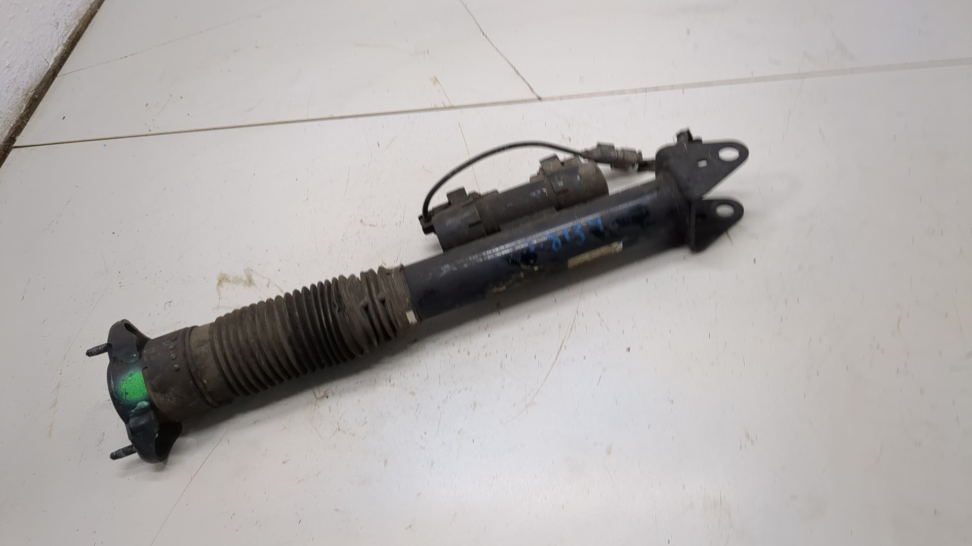 Амортизатор задний (стойка)