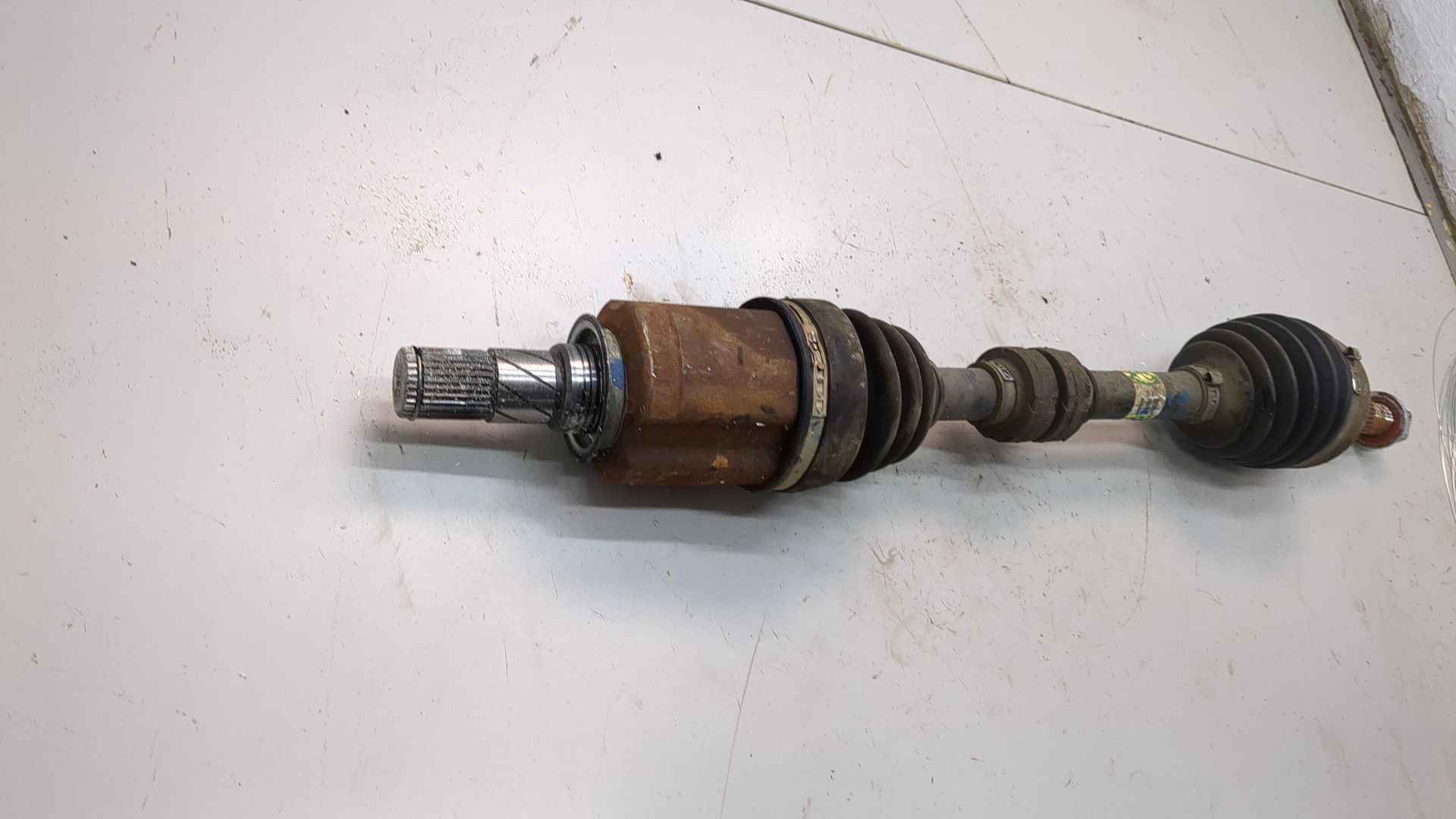 Полуось передняя левая