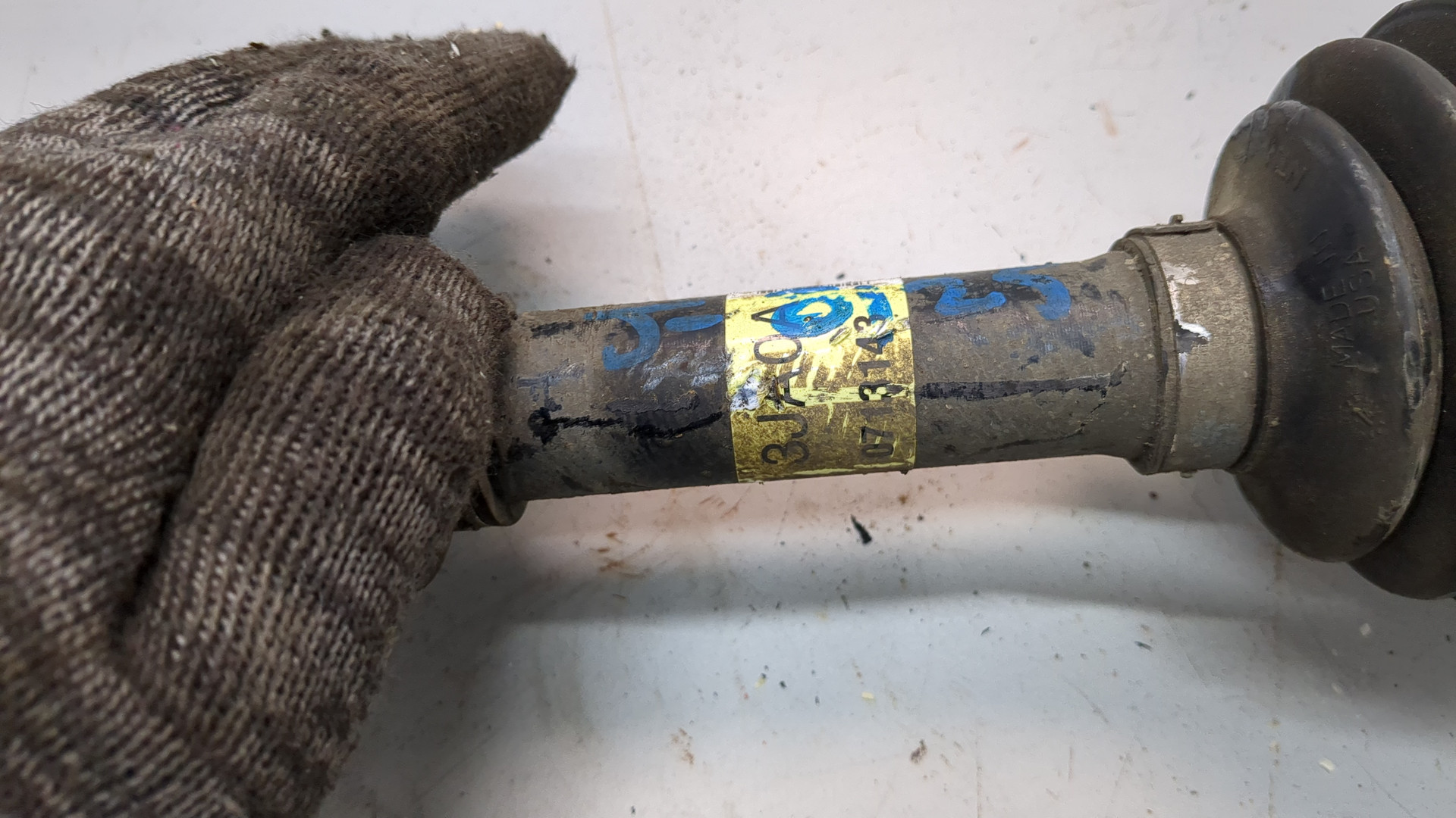 Полуось передняя левая