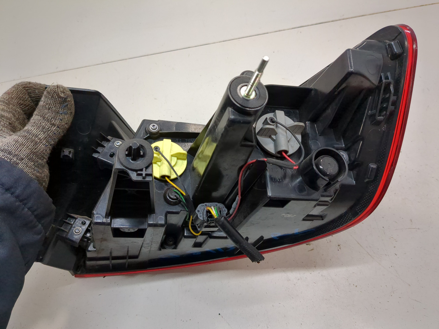 Фонарь задний левый