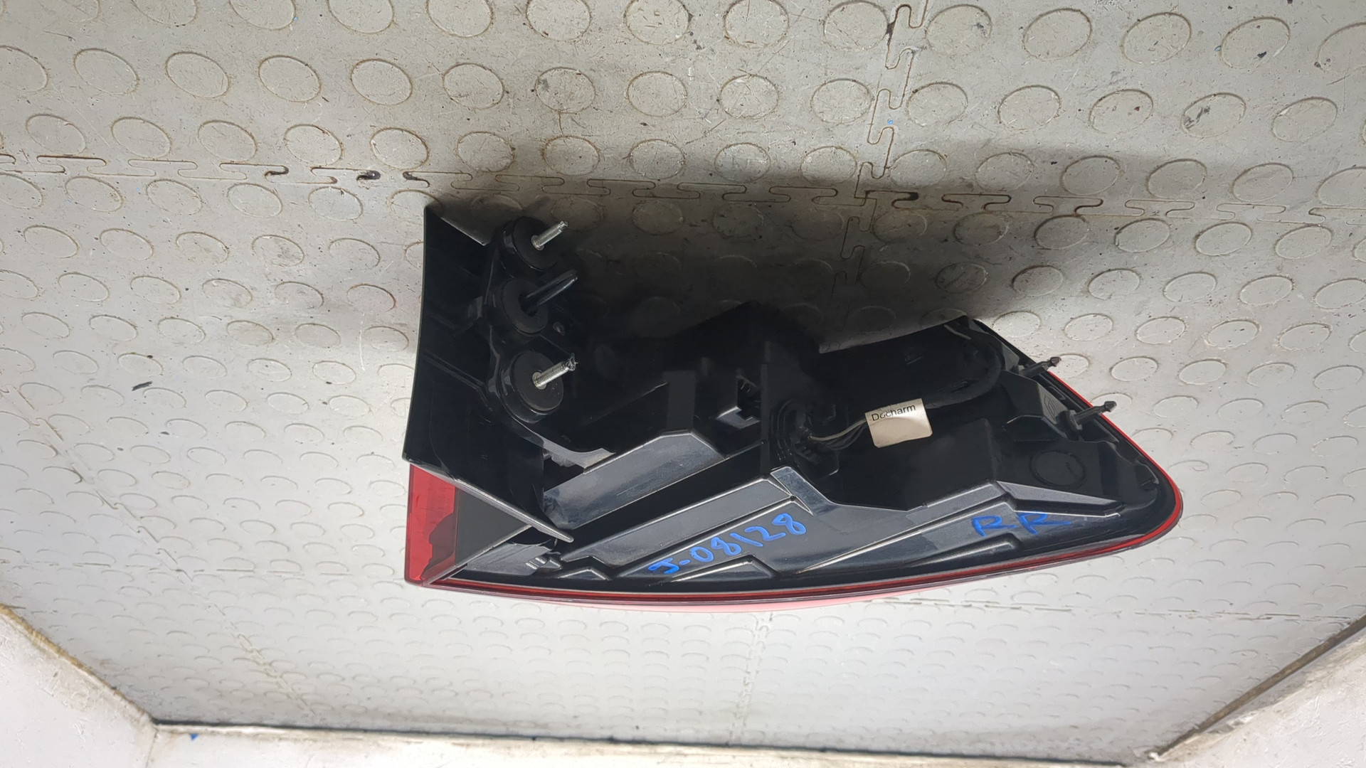 Фонарь задний правый