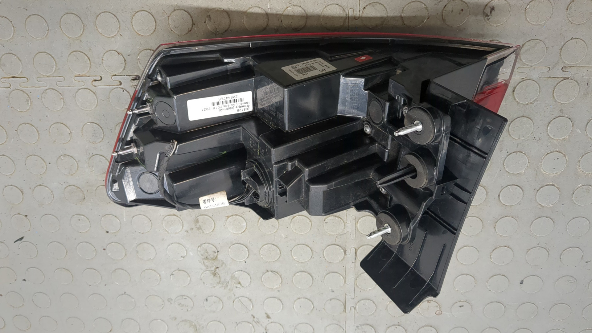 Фонарь задний левый