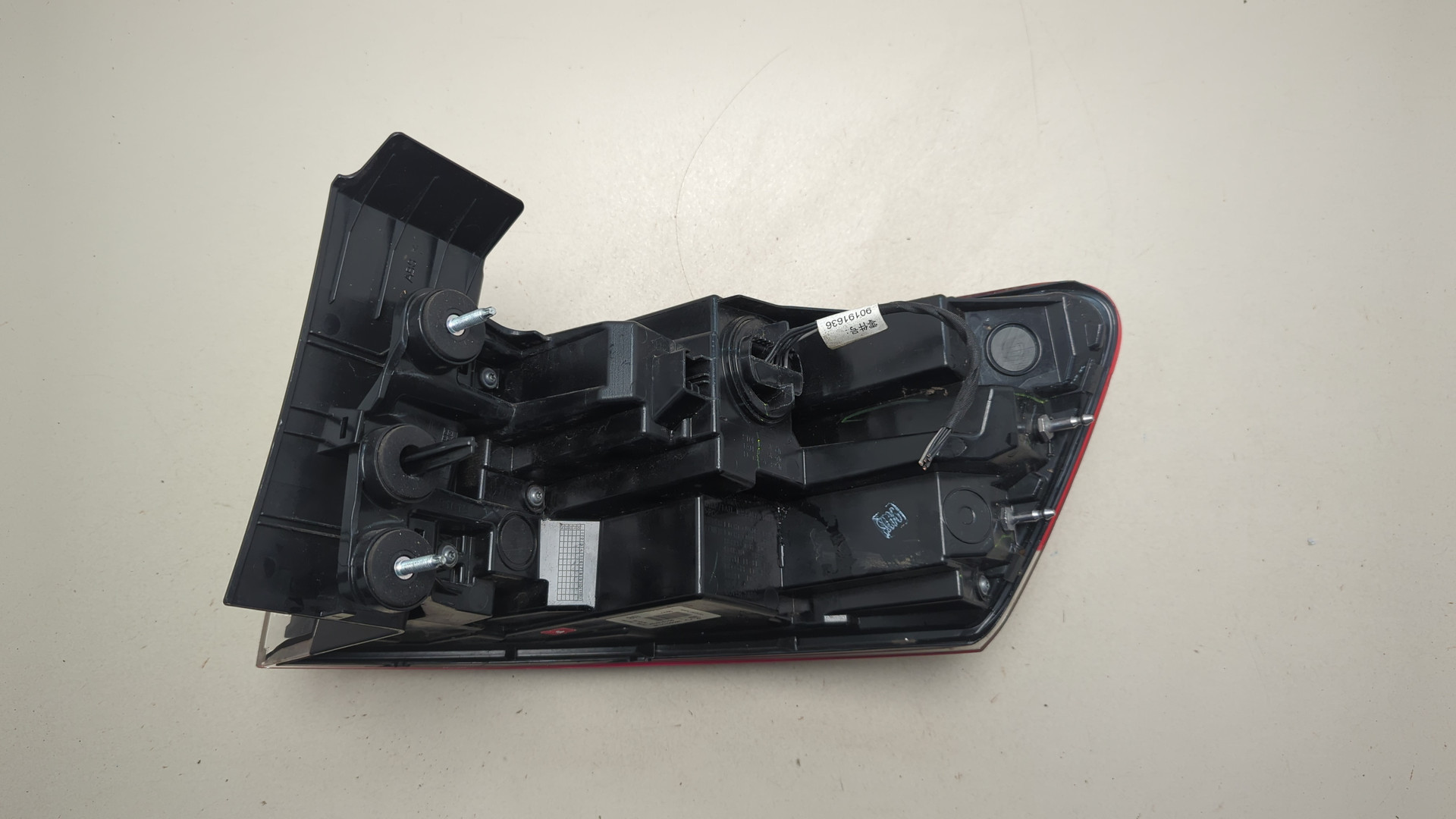 Фонарь задний левый