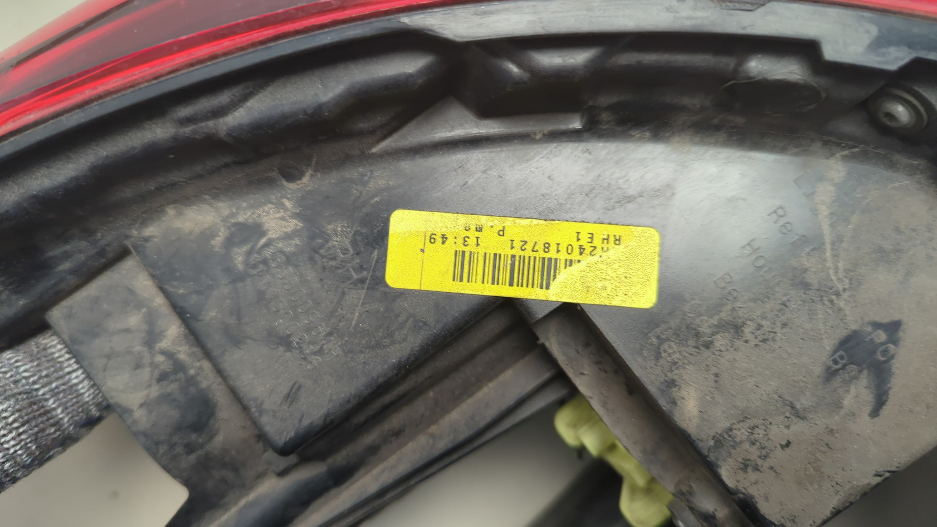 Фонарь задний правый