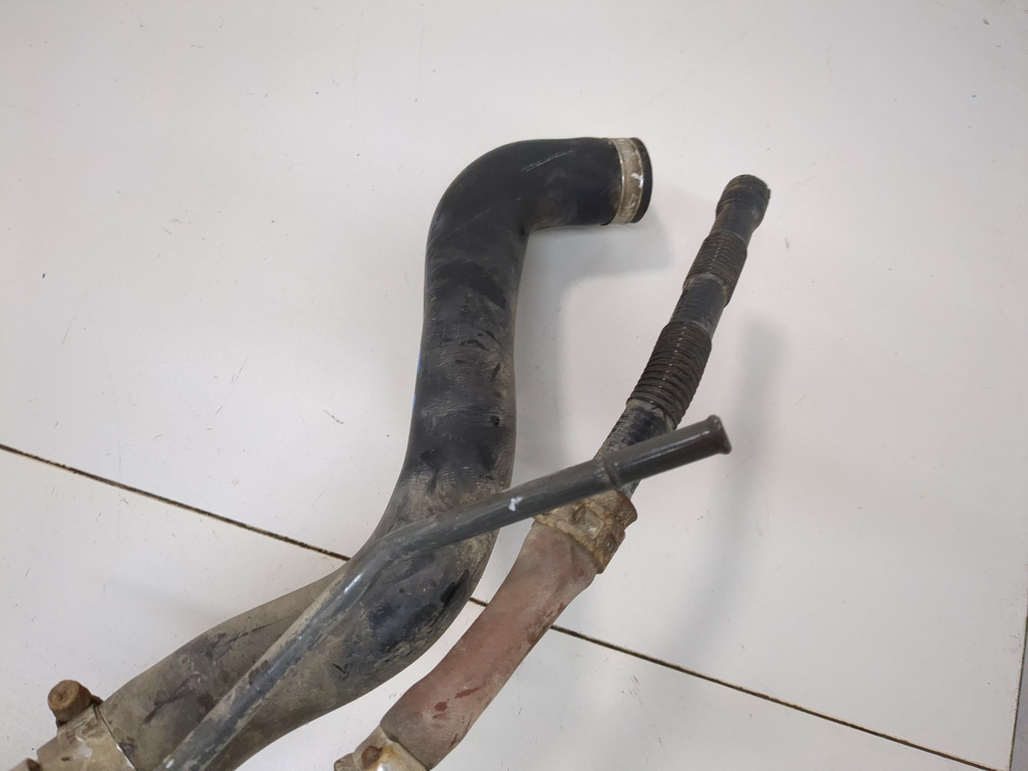 Горловина топливного бака