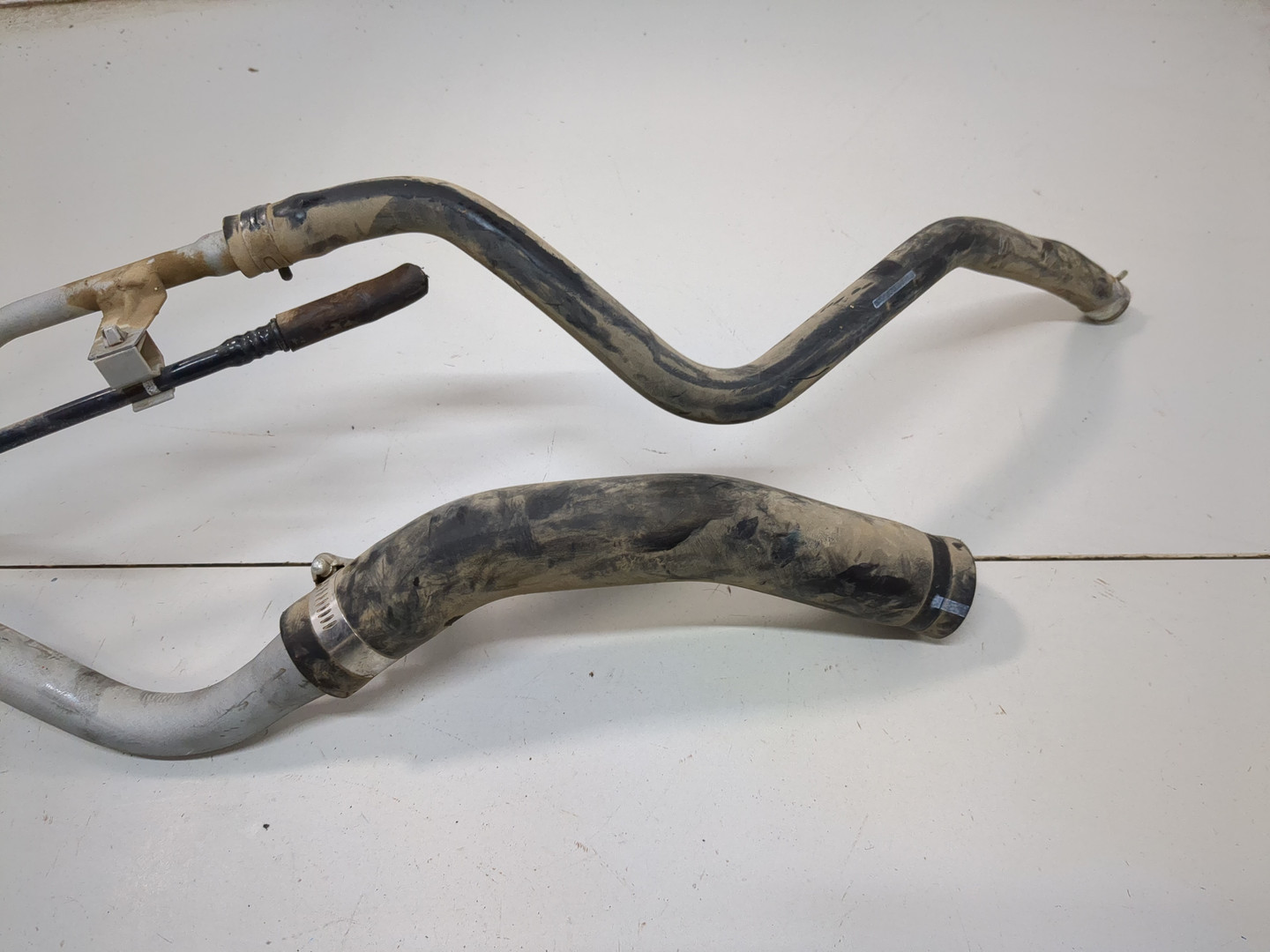 Горловина топливного бака