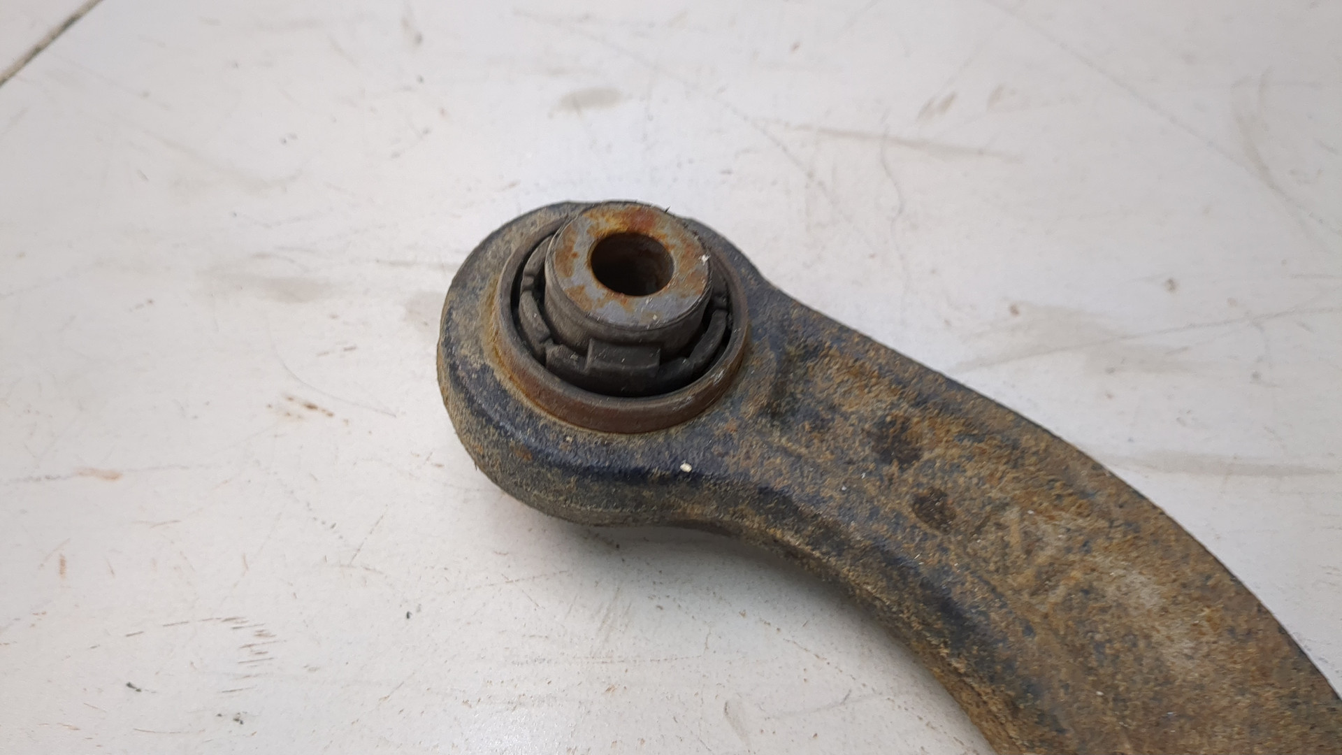 Рычаг задний