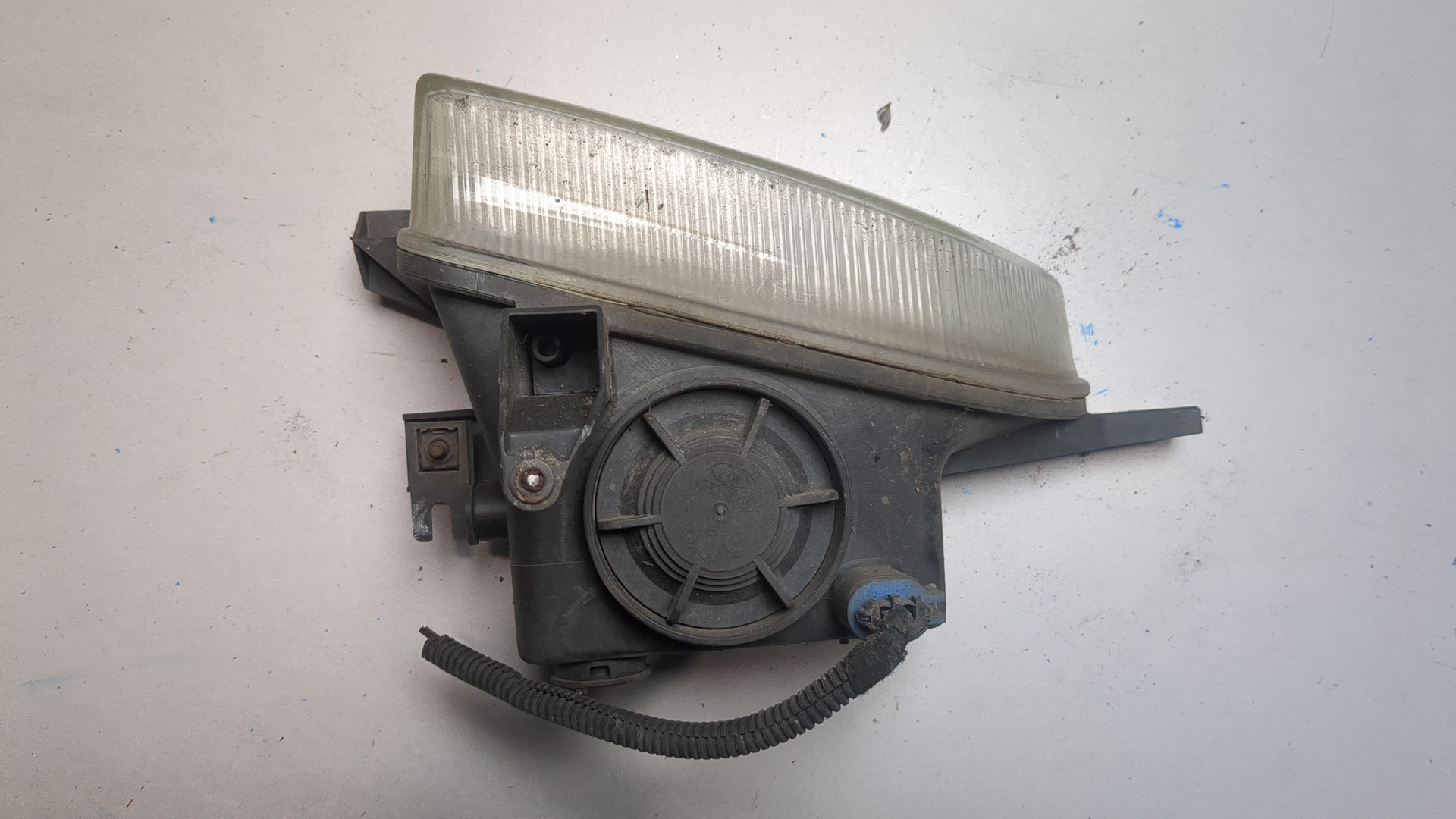 Фара противотуманная левая