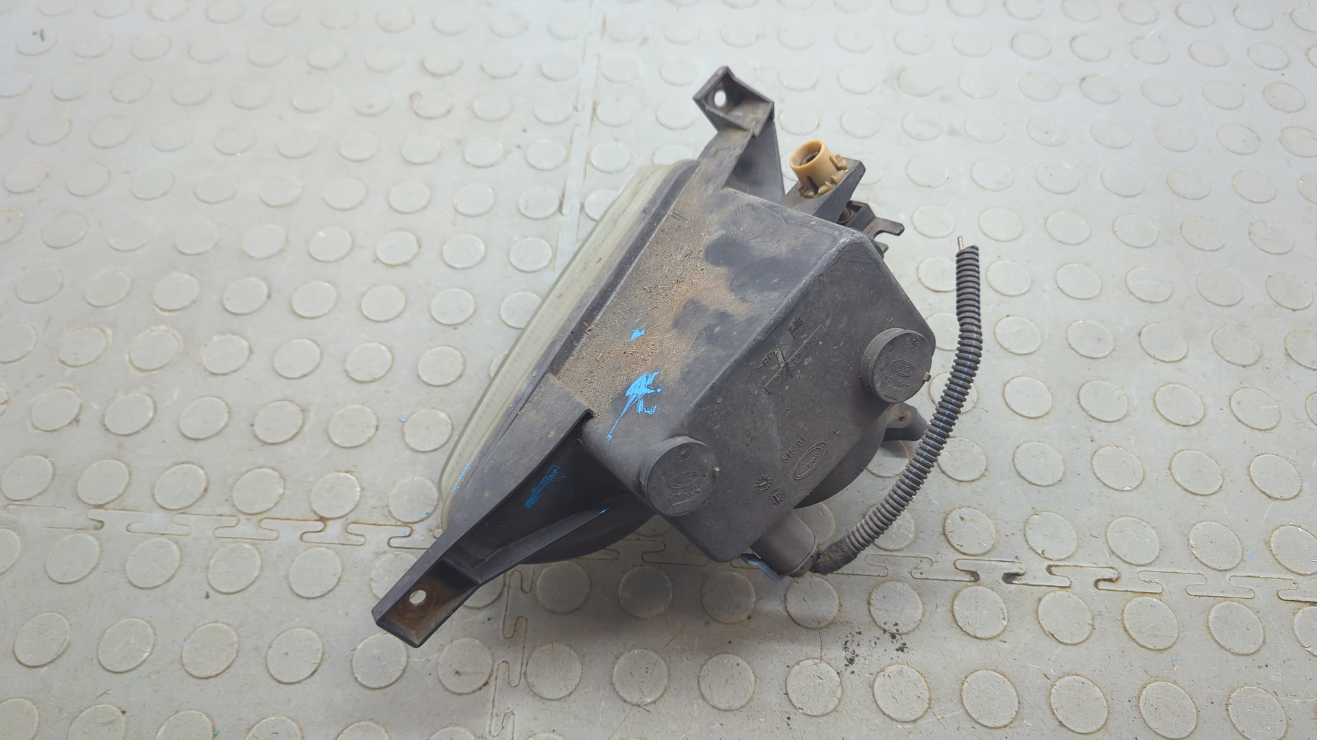 Фара противотуманная левая