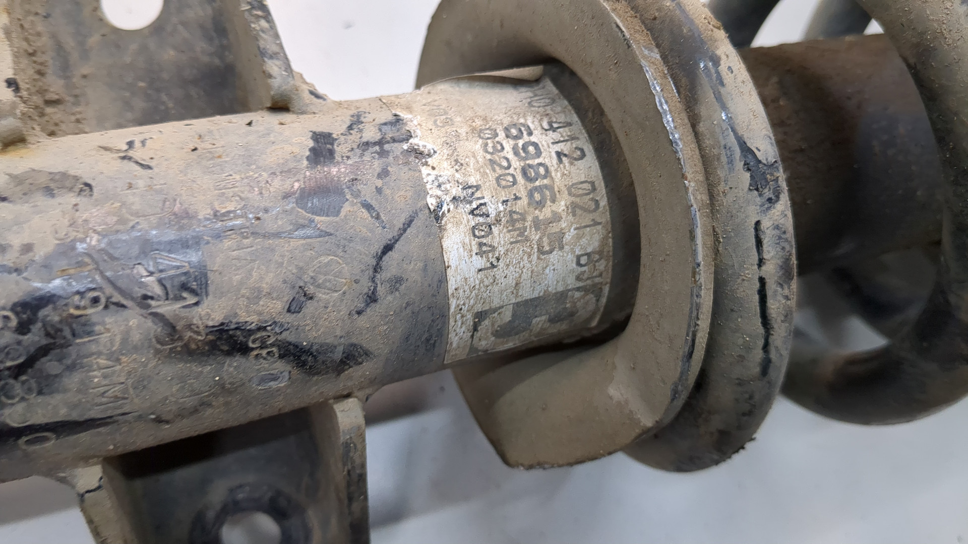 Амортизатор передний