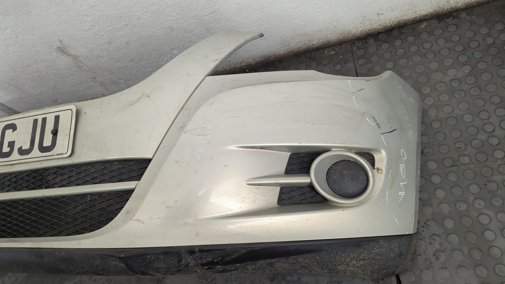 Бампер передний