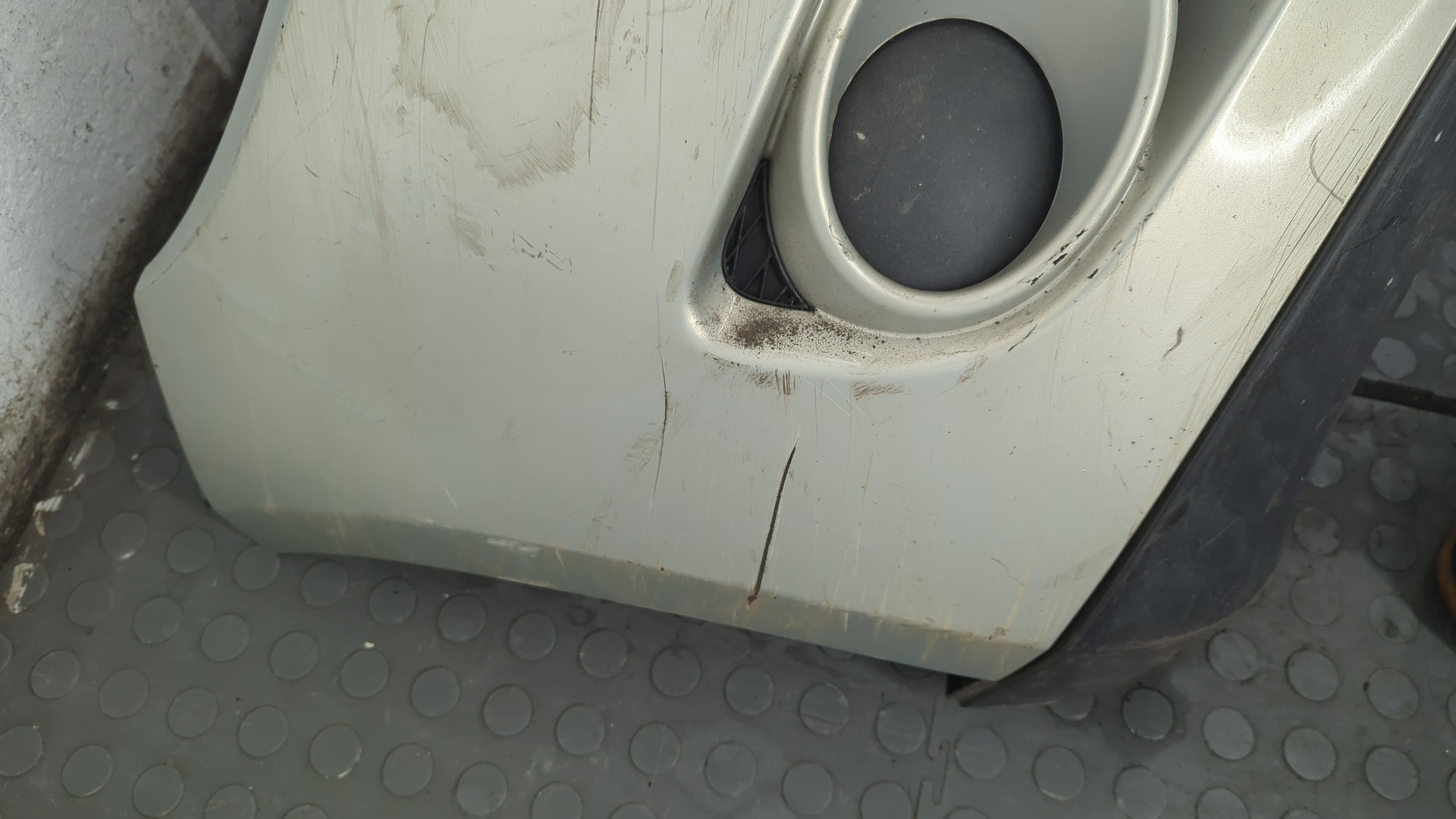 Бампер передний