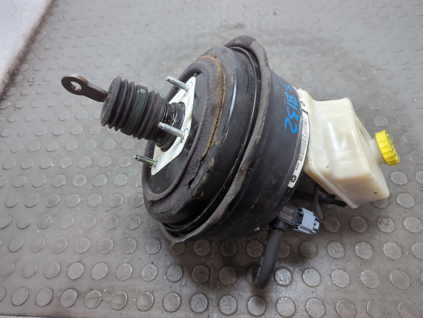 Цилиндр тормозной главный