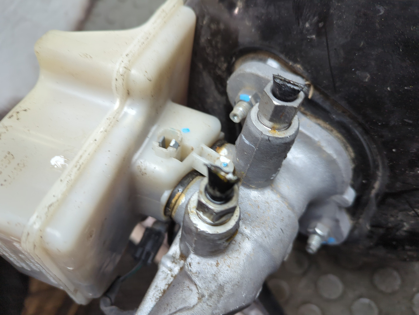 Цилиндр тормозной главный