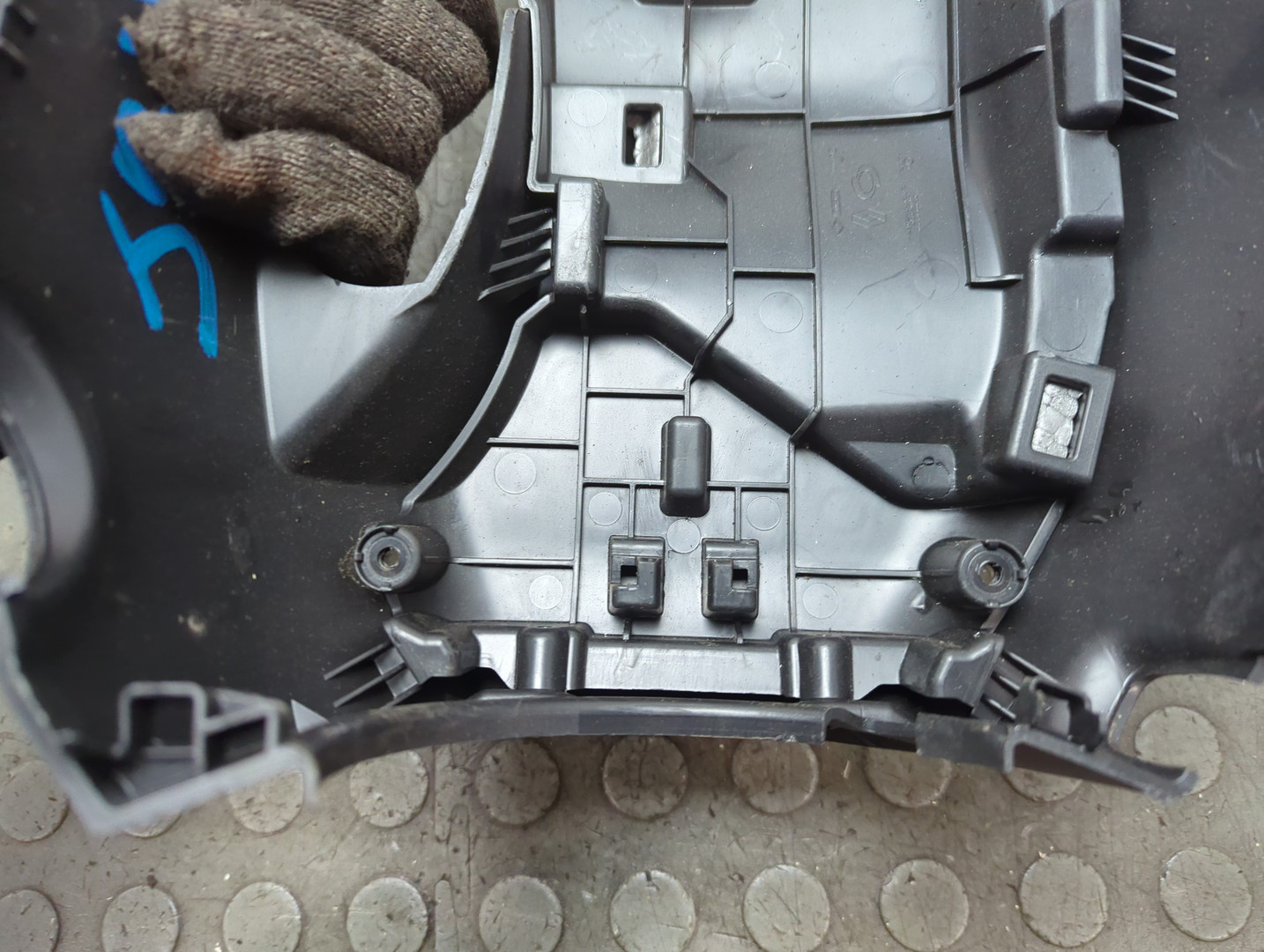 Кожух рулевой колонки