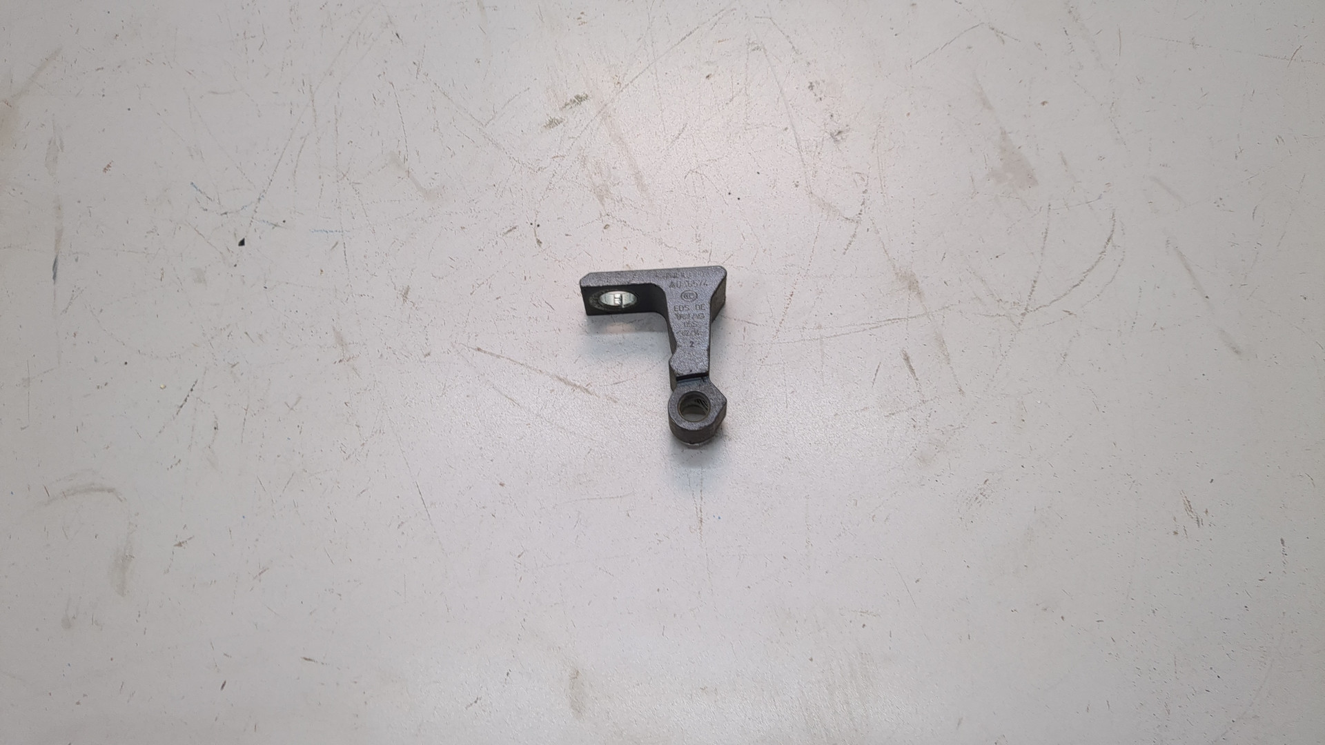 Петля двери