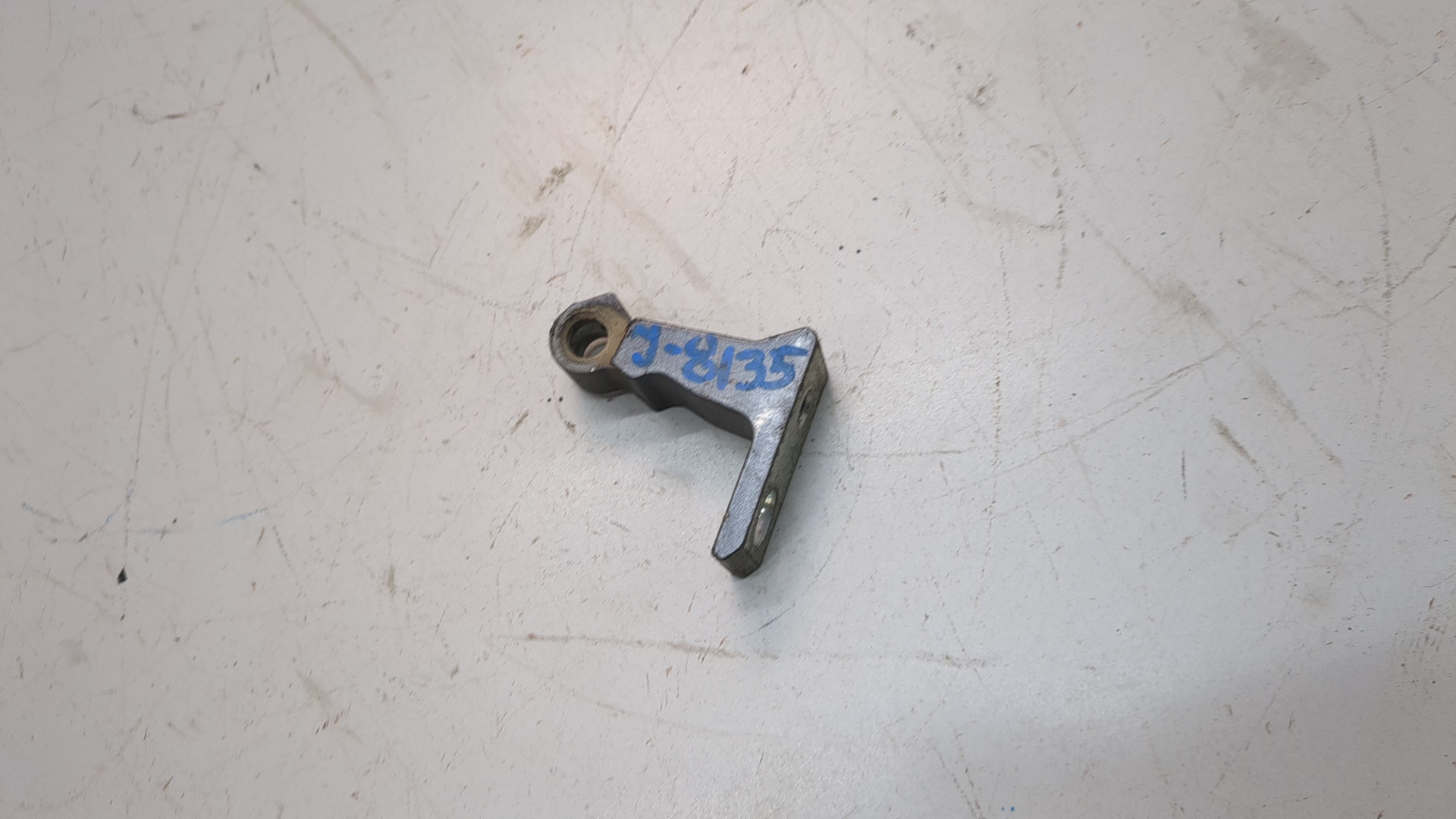 Петля двери