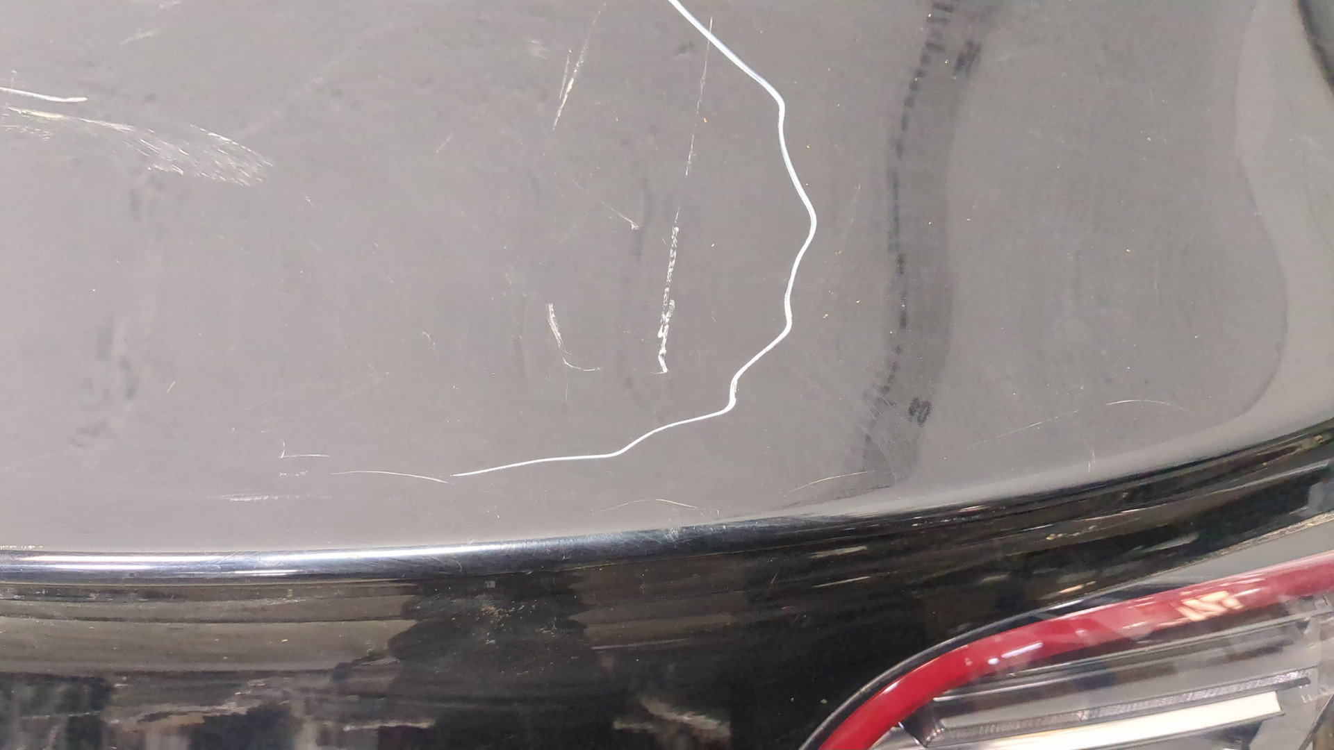 Дверь багажника