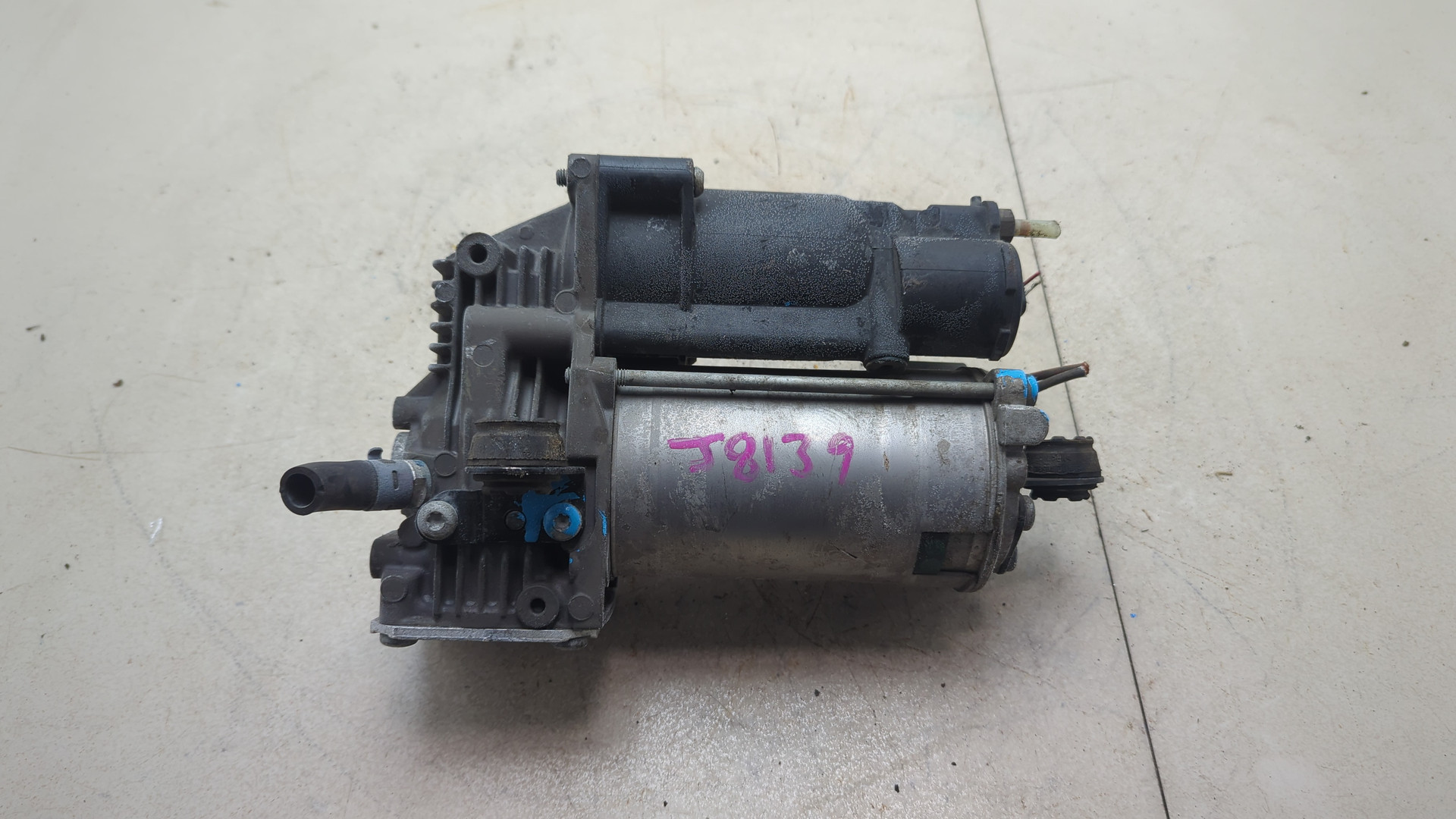 Насос регулировки подвески