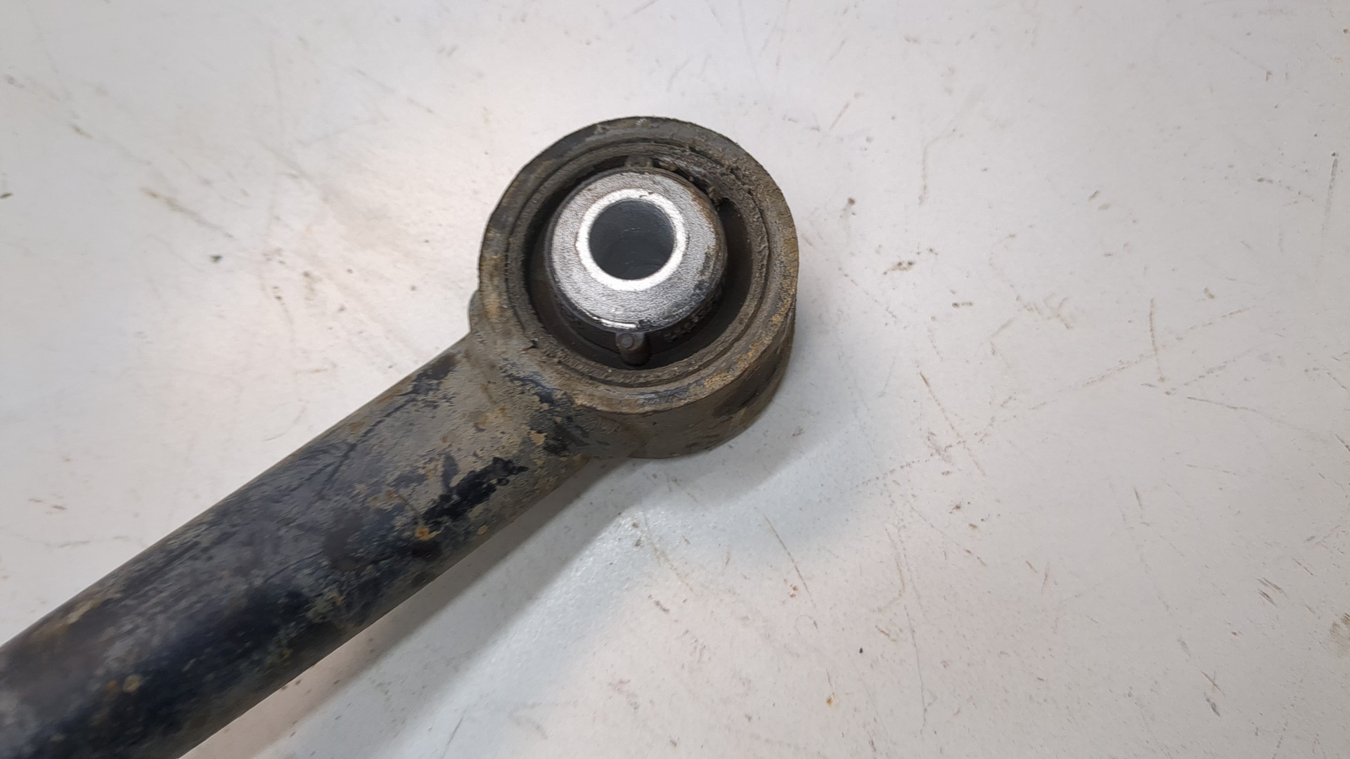 Рычаг задний