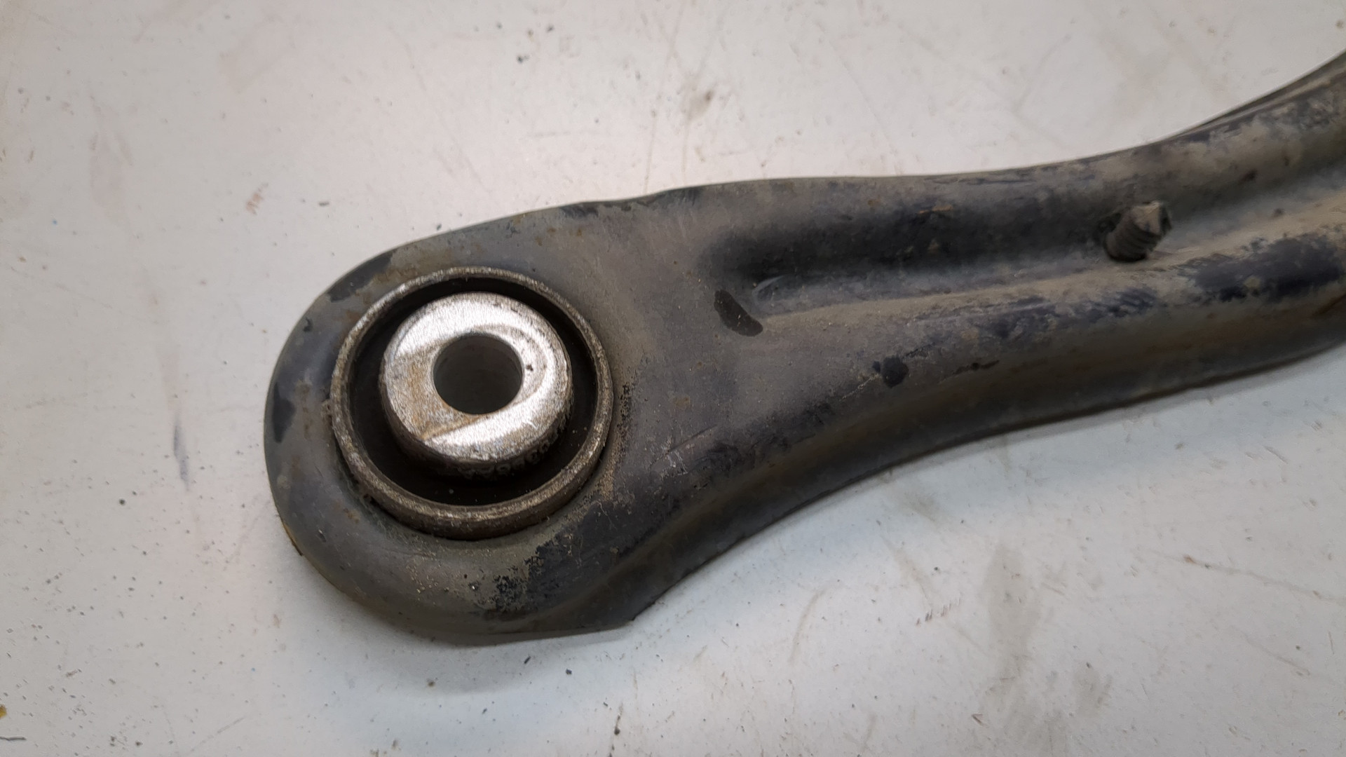 Рычаг задний