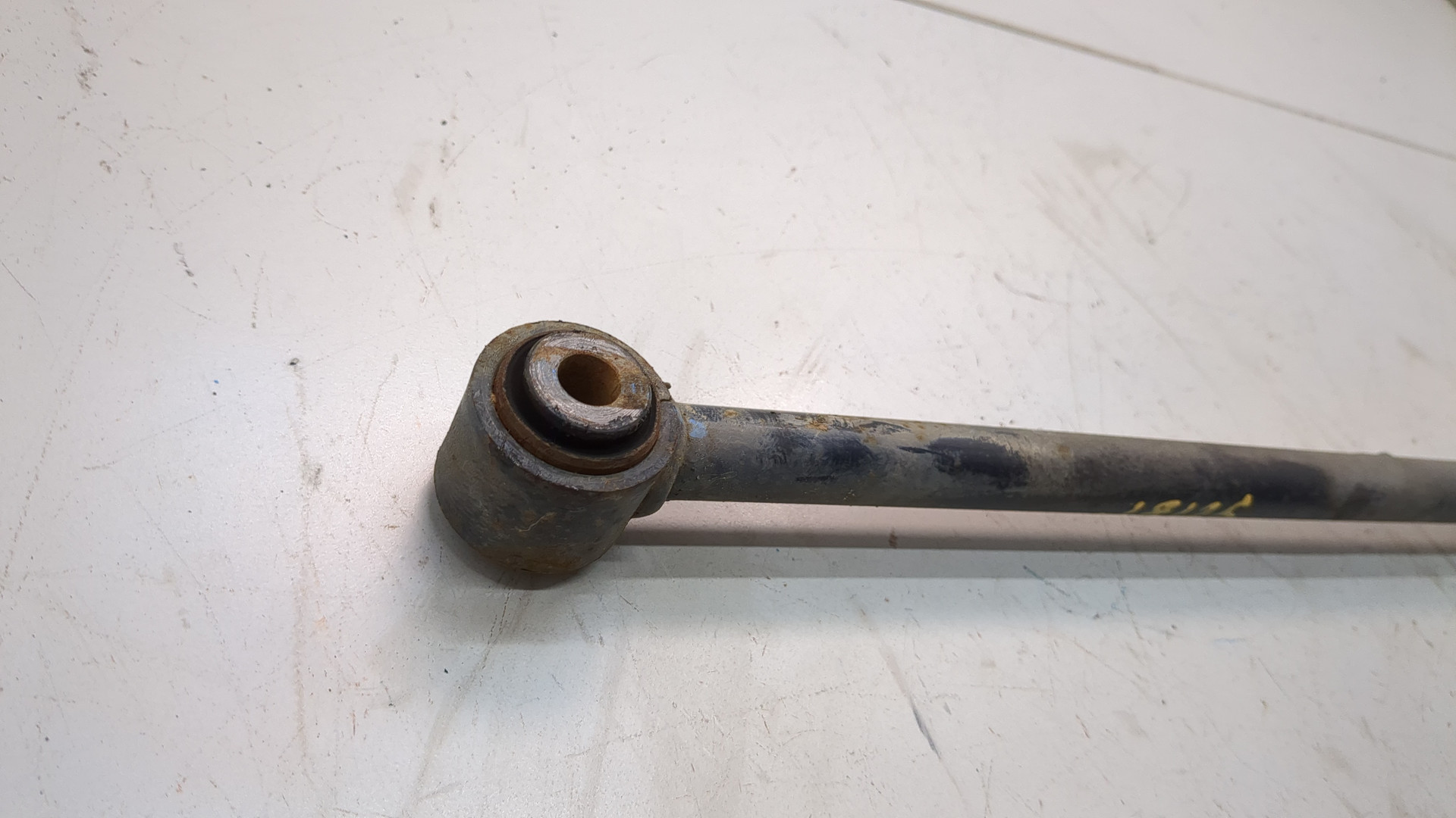 Рычаг задний