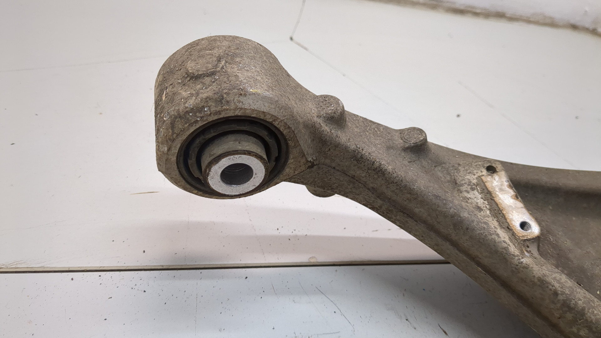 Рычаг задний правый