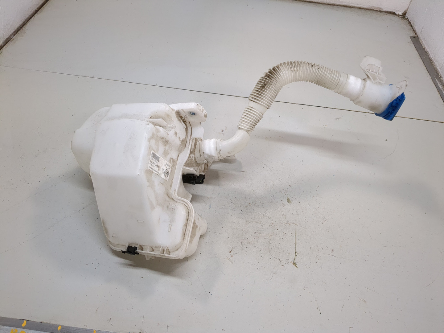 Бачок омывателя лобового стекла