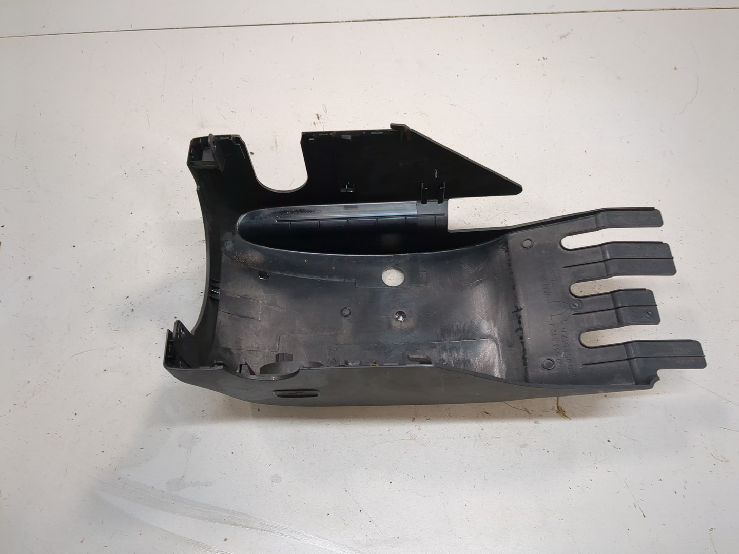 Кожух рулевой колонки