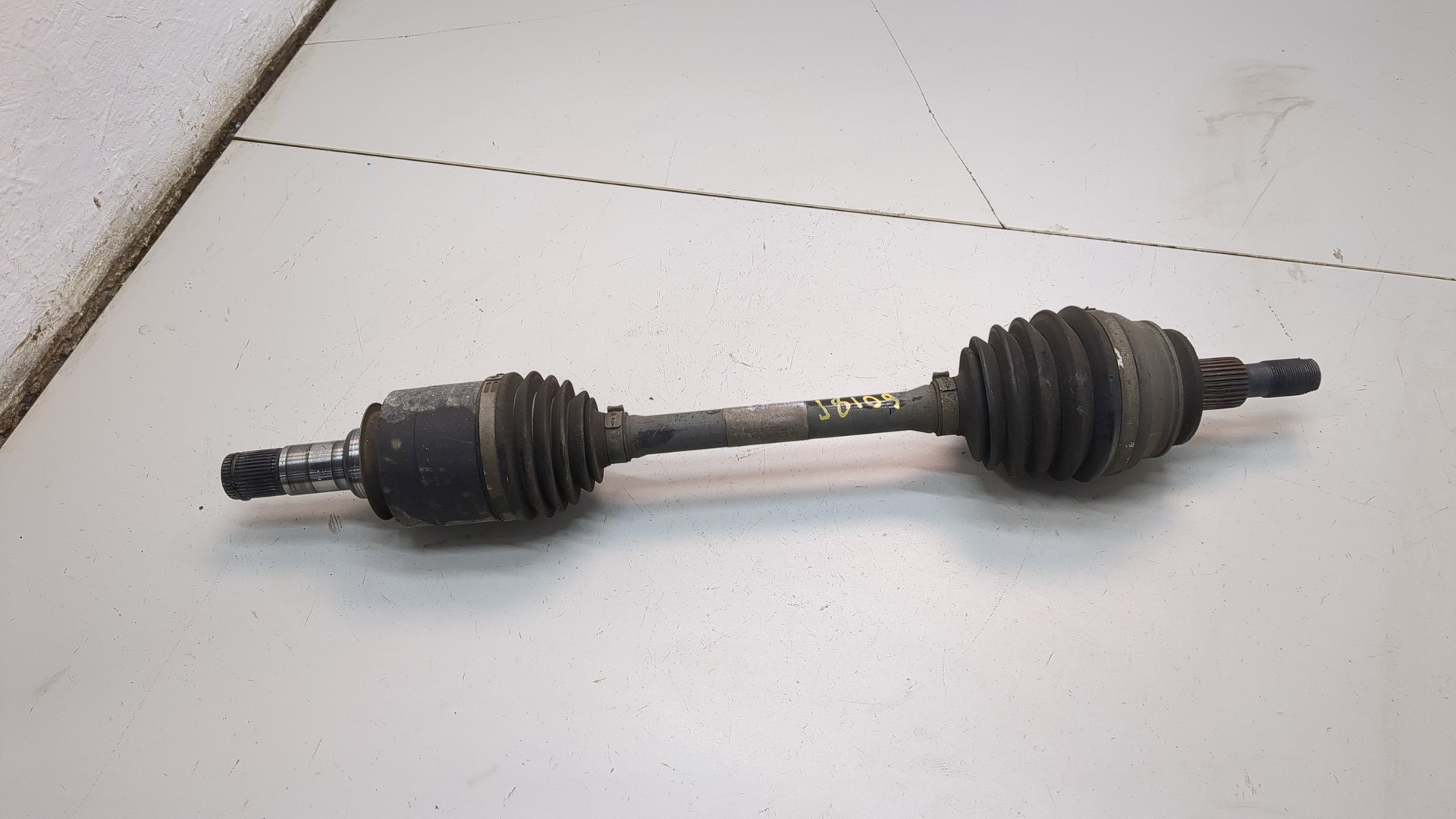 Полуось передняя левая