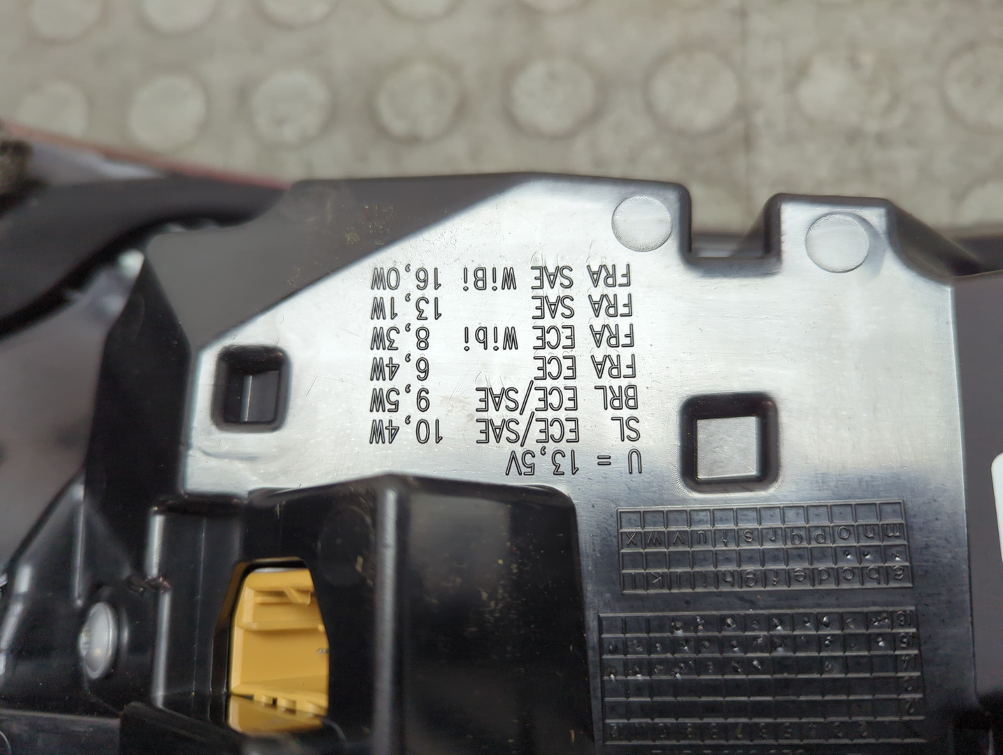 Фонарь задний левый