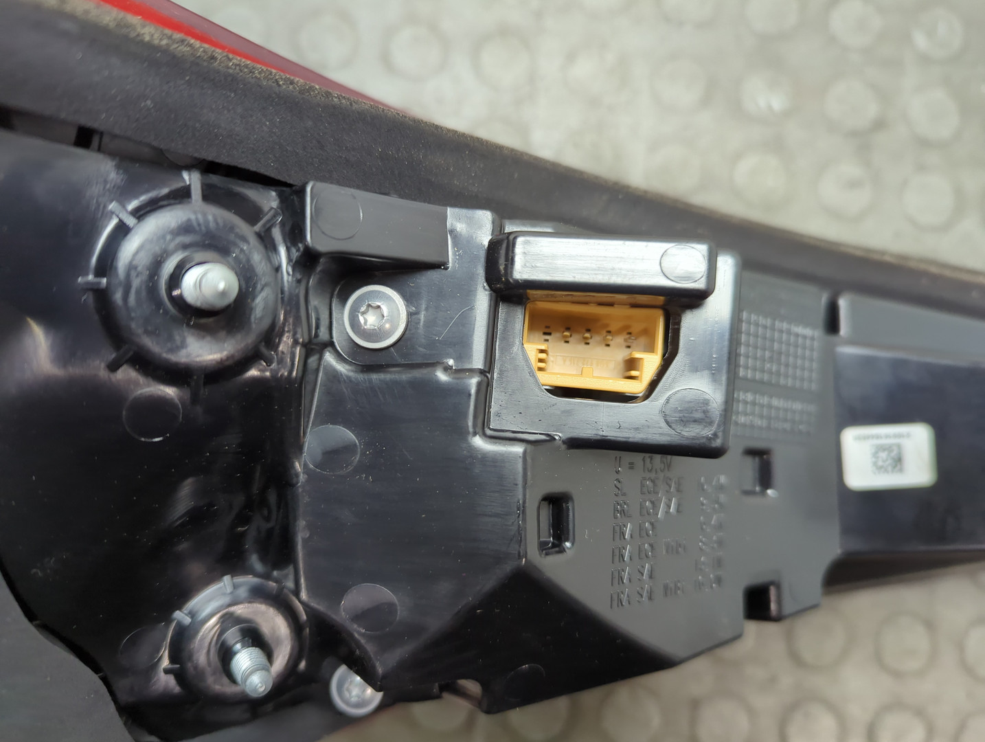 Фонарь задний правый