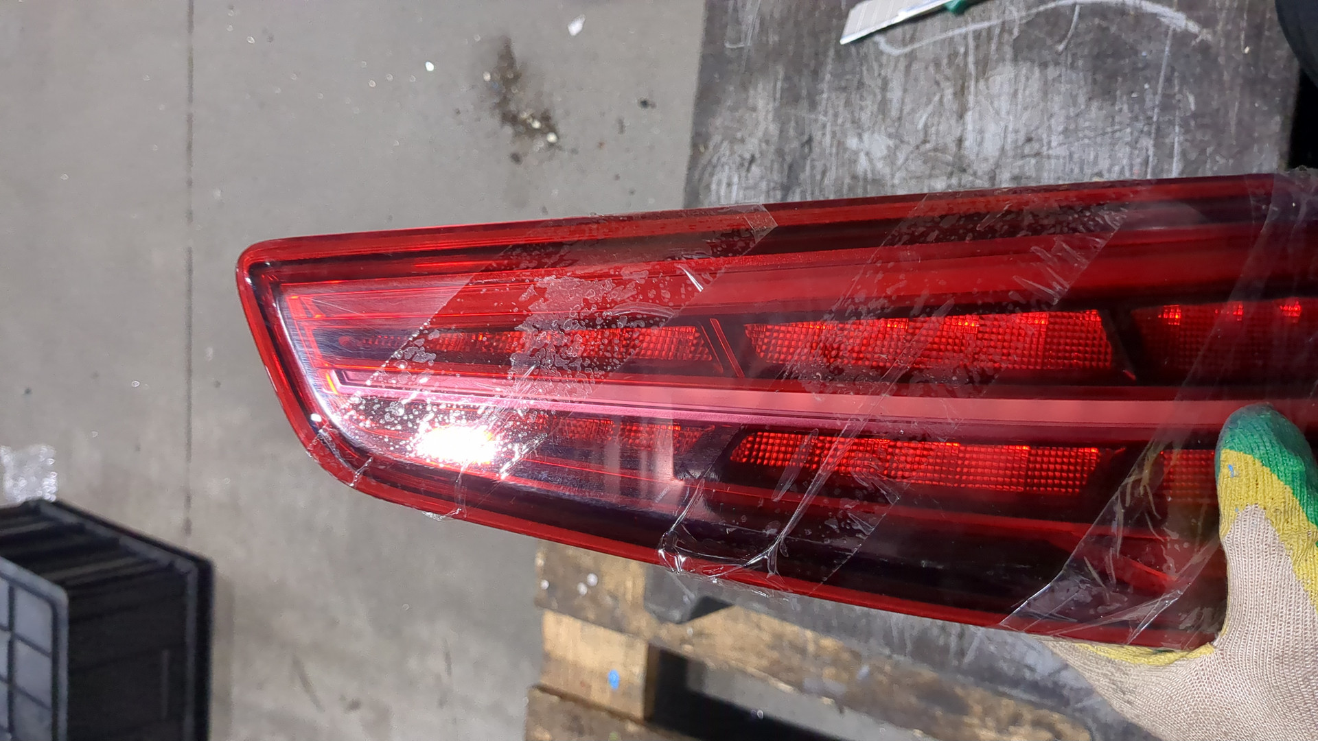 Фонарь задний правый