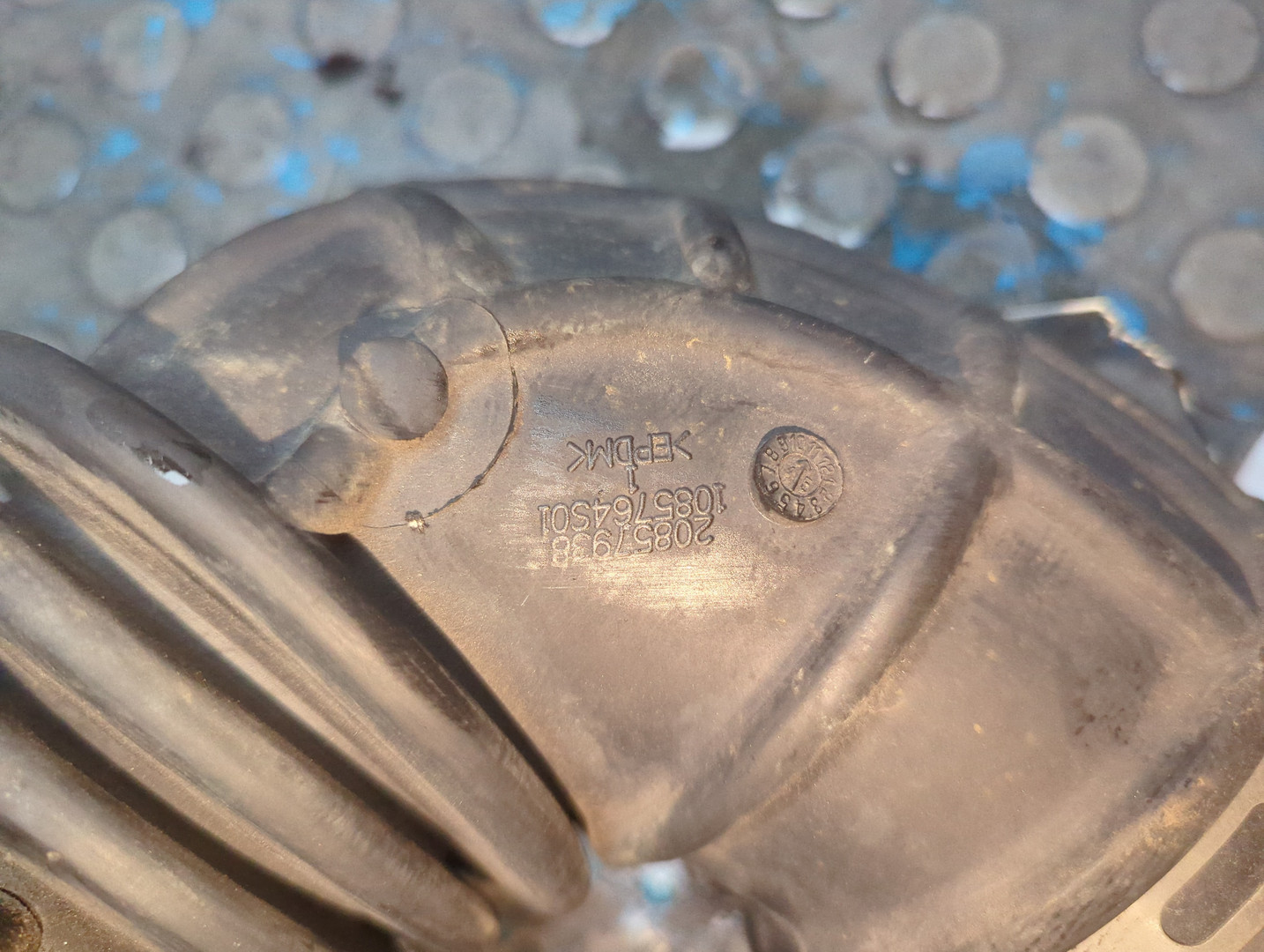 Патрубок воздушного фильтра