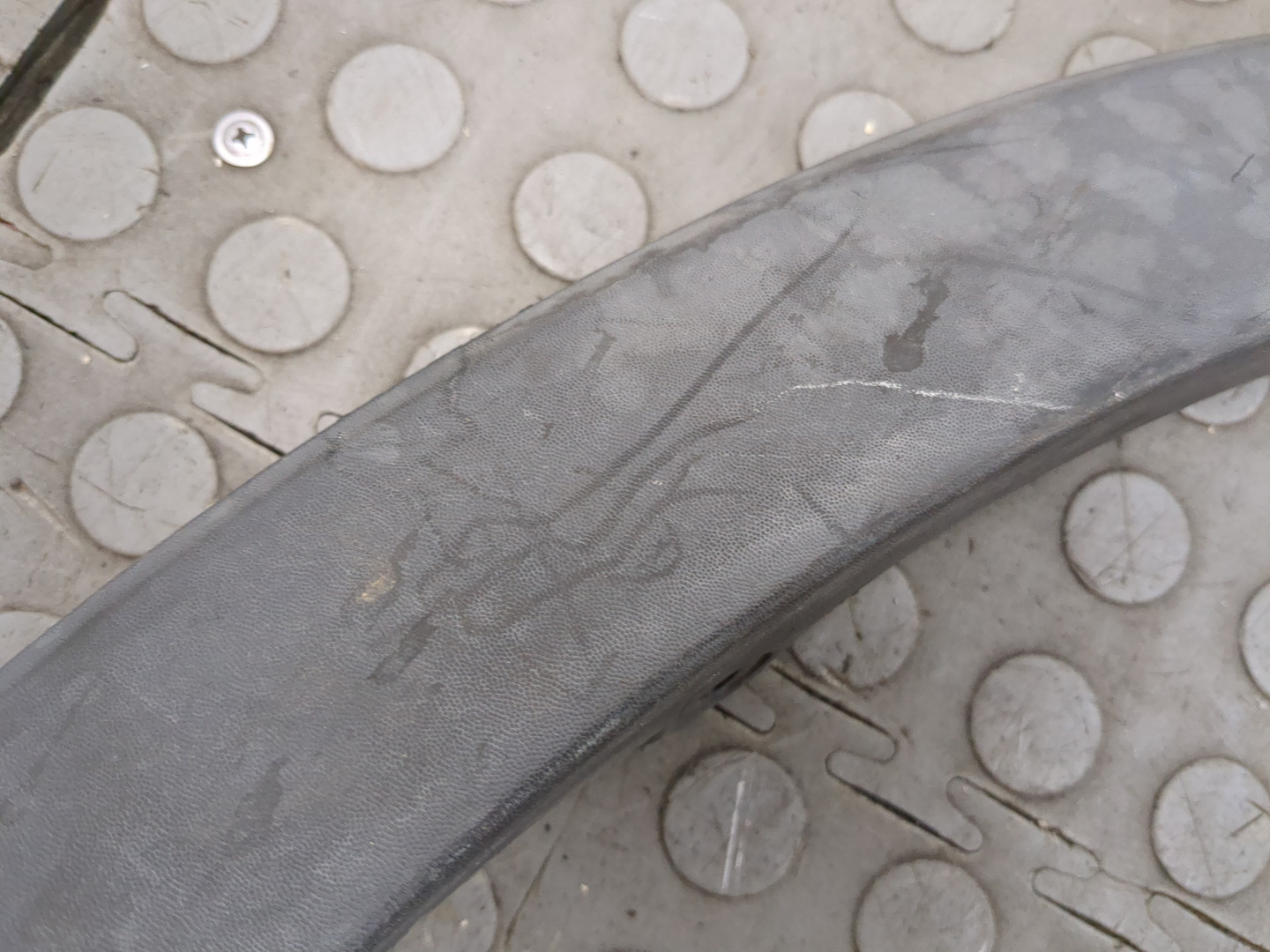 Накладка переднего крыла левого