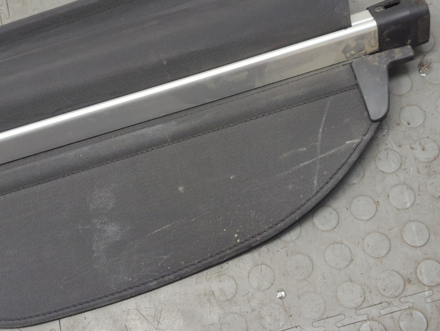 Шторка багажника