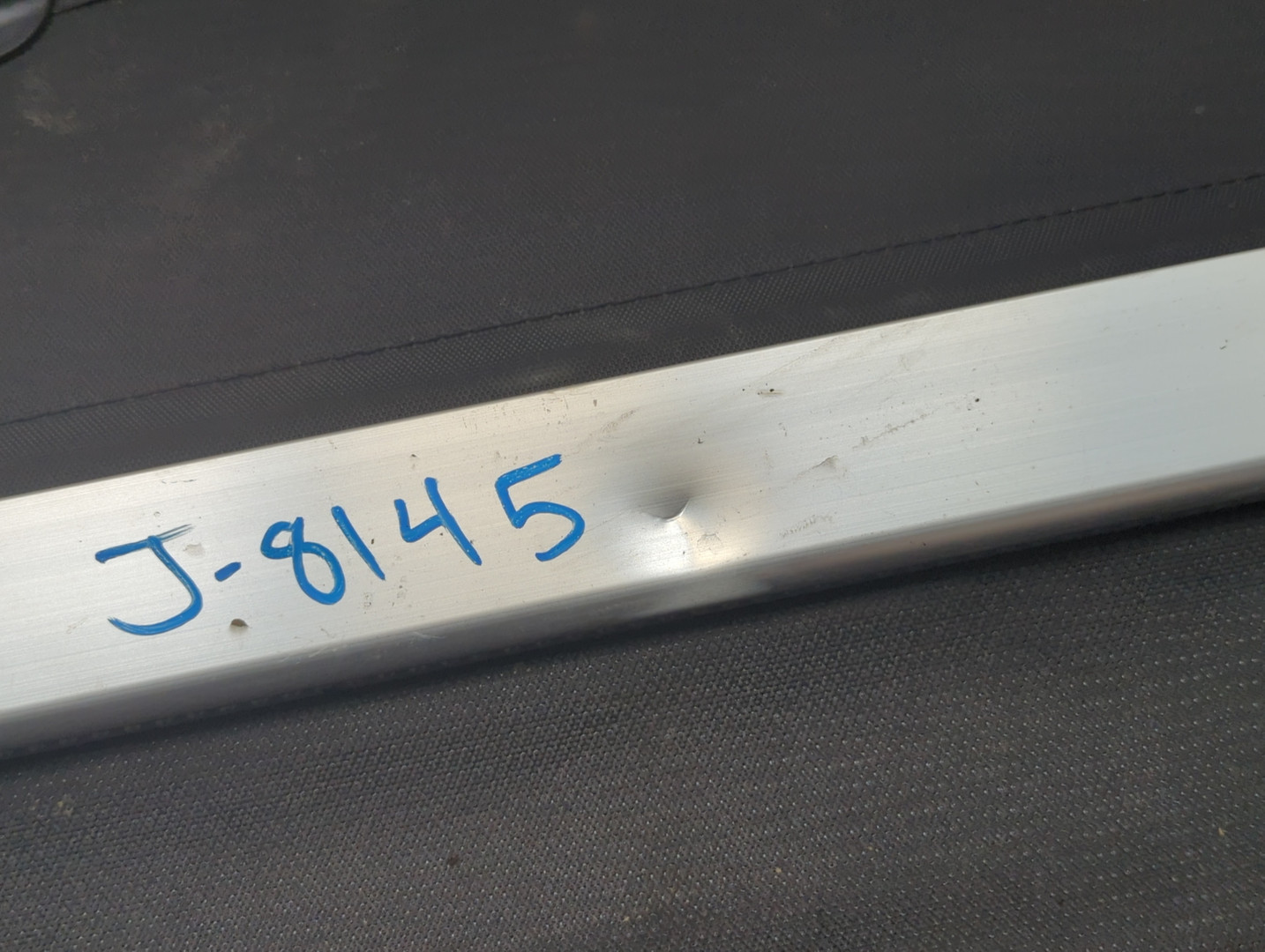 Шторка багажника