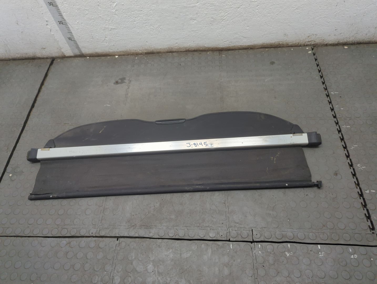 Шторка багажника