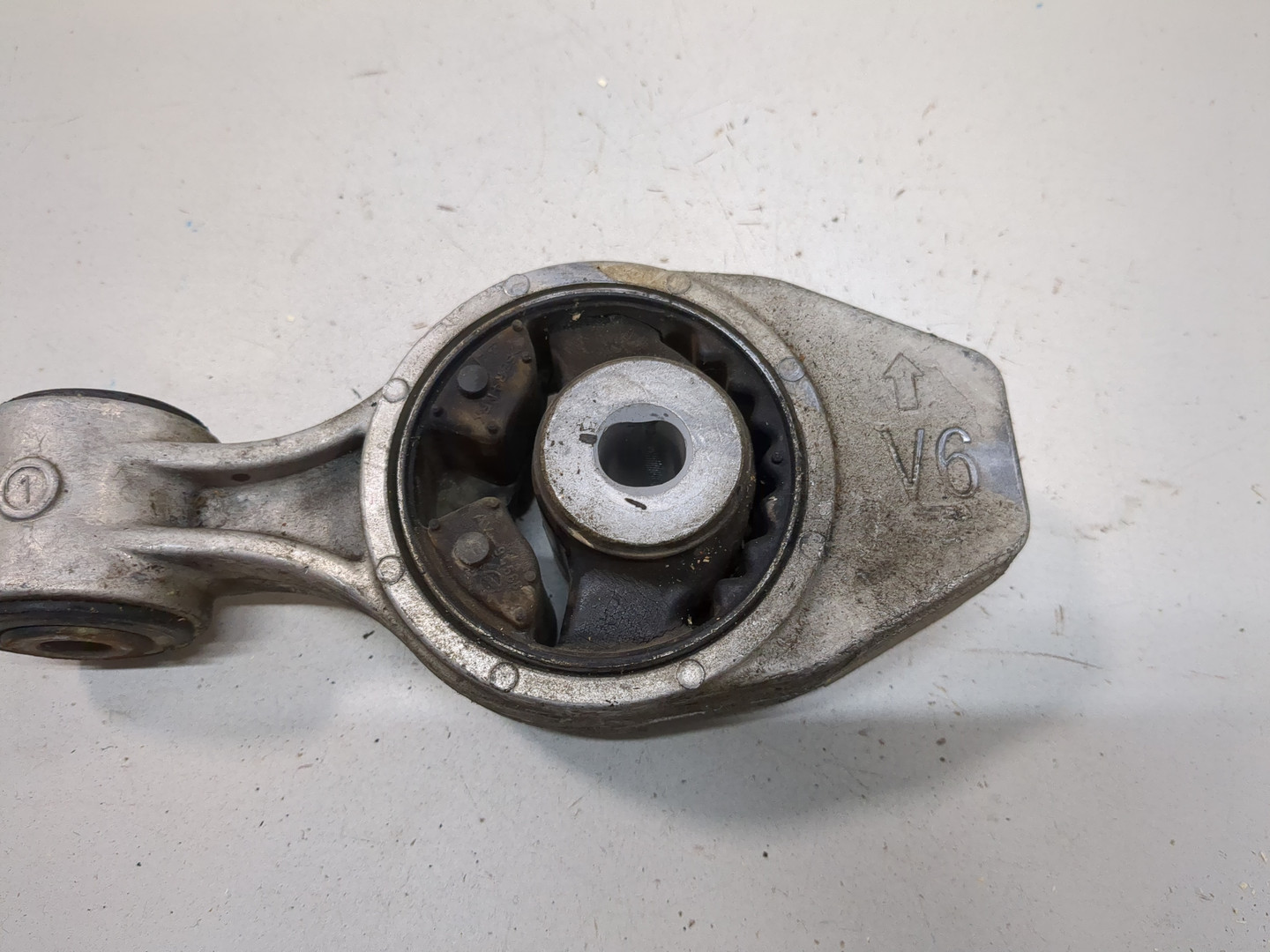 Опора двигателя