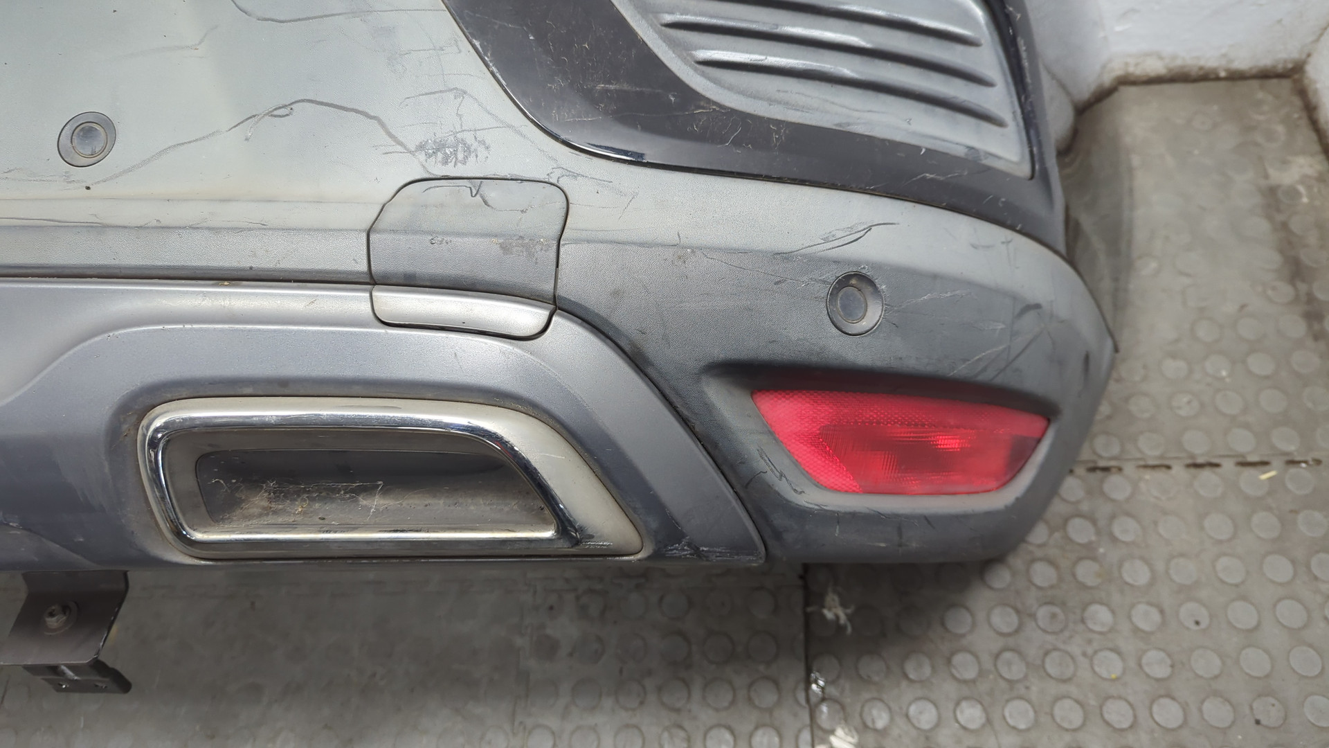 Бампер задний