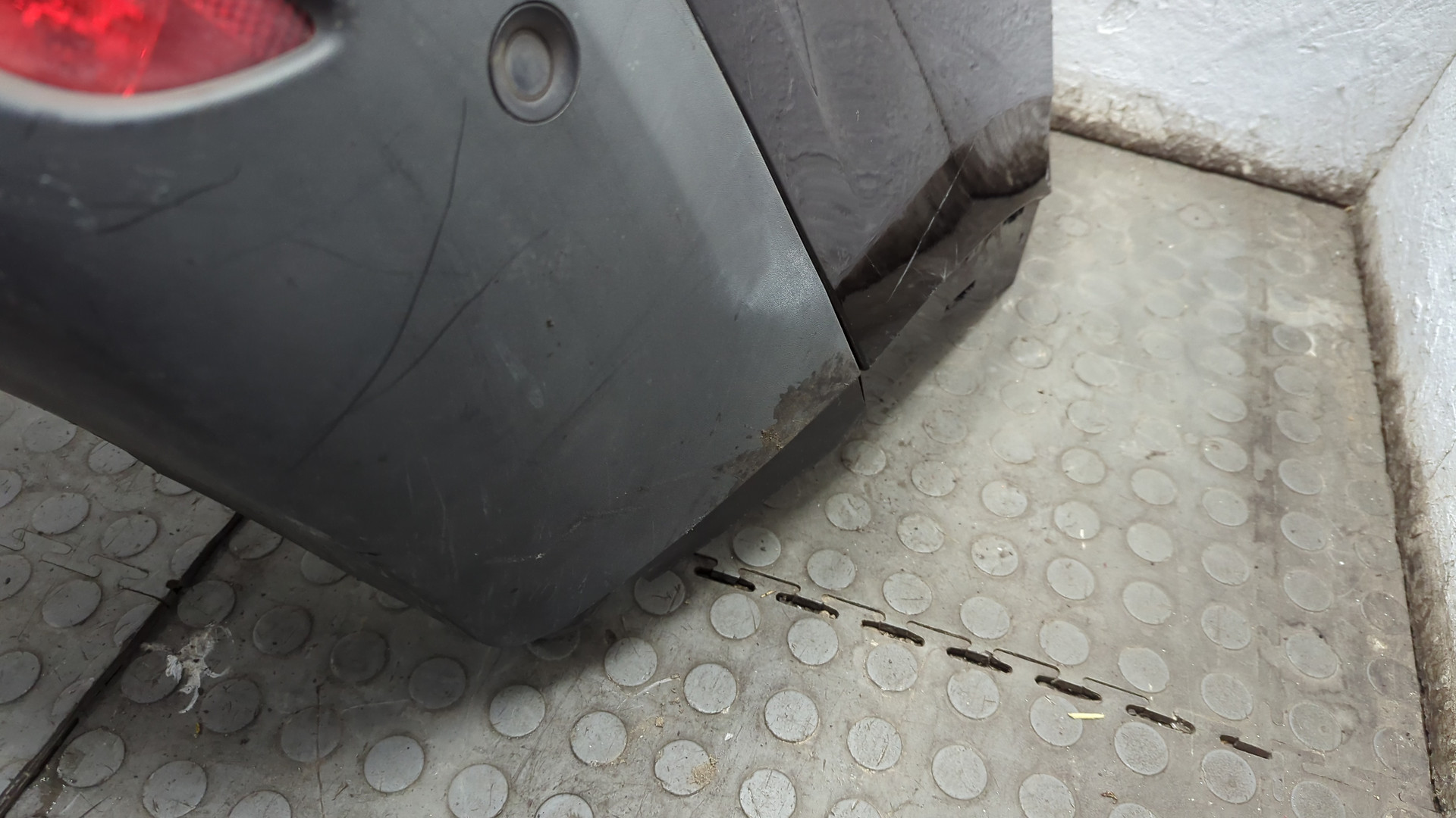 Бампер задний