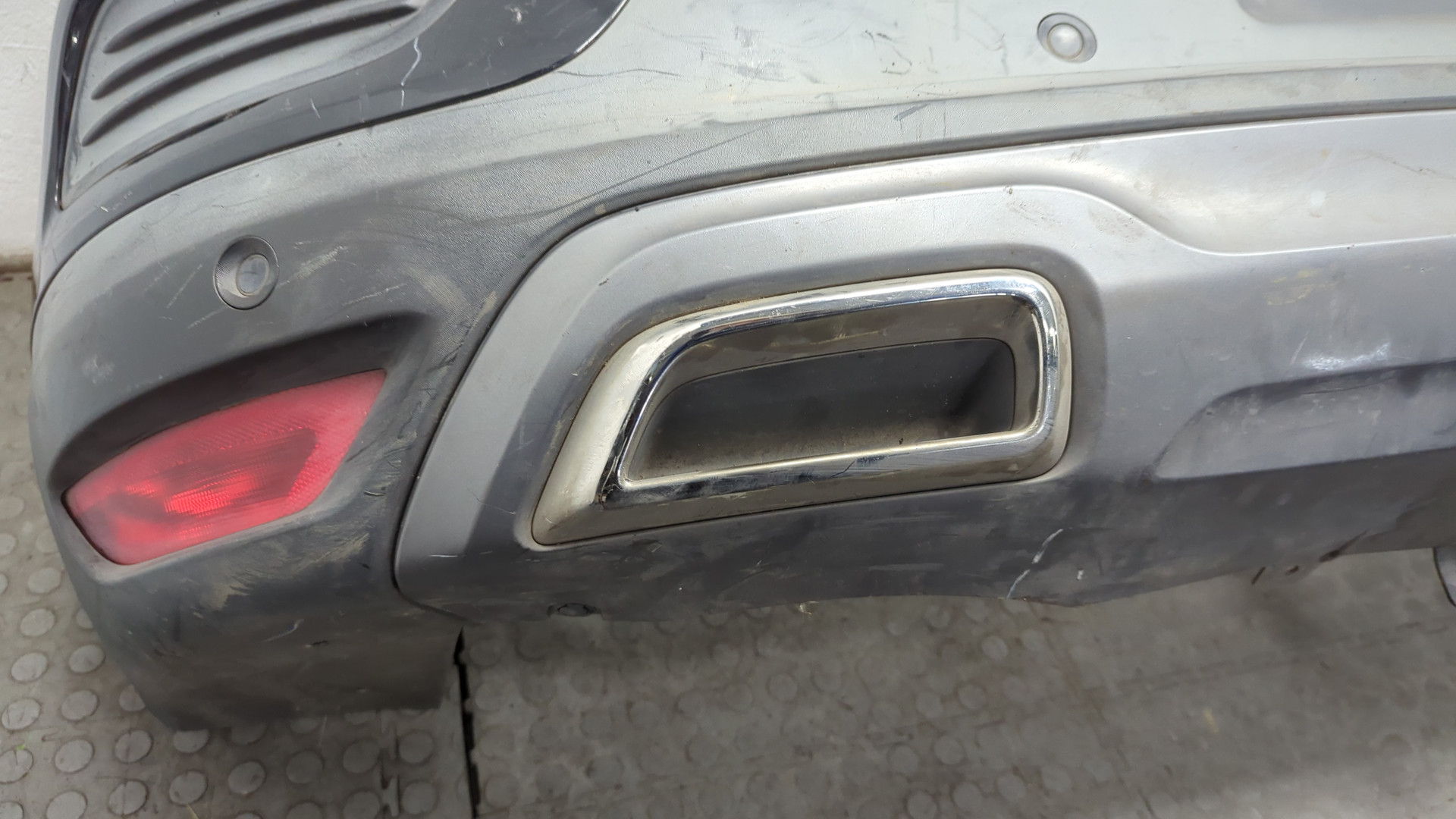 Бампер задний